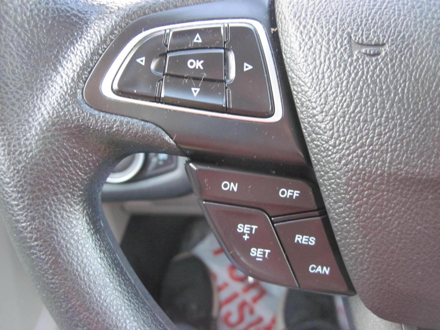 2018 white /gray Ford Escape SE 4WD (1FMCU9GD9JU) with an 1.5L L4 DOHC 16V engine, 6A transmission, located at 9530 Old Seward Highway, Anchorage, AK, 99515, (907) 349-3343, 61.134140, -149.865570 - Photo#13