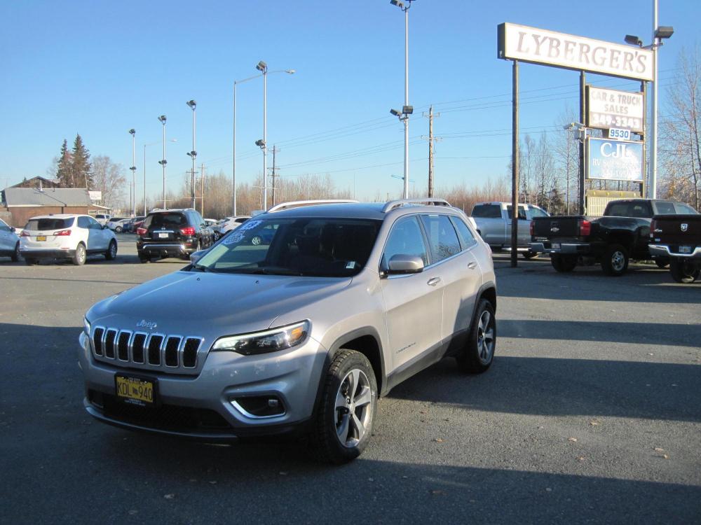 2019 silver /black Jeep Cherokee Limited 4WD (1C4PJMDX9KD) with an 3.2L V6 DOHC 24V engine, 9A transmission, located at 9530 Old Seward Highway, Anchorage, AK, 99515, (907) 349-3343, 61.134140, -149.865570 - Photo #0