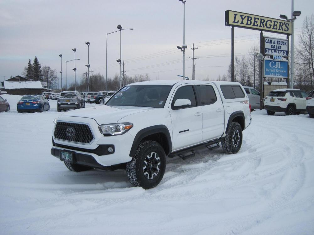 2018 white /black Toyota Tacoma TRD OFF ROAD 4WD (5TFCZ5AN9JX) with an 3.6L V6 DOHC 24V engine, 6A transmission, located at 9530 Old Seward Highway, Anchorage, AK, 99515, (907) 349-3343, 61.134140, -149.865570 - Photo #0
