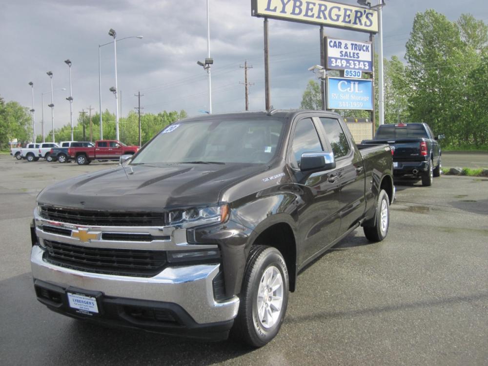 2020 Brown /black Chevrolet Silverado 1500 LT Crew Cab 4WD (1GCUYDED6LZ) with an 5.3L V8 OHV 16V engine, 6A transmission, located at 9530 Old Seward Highway, Anchorage, AK, 99515, (907) 349-3343, 61.134140, -149.865570 - Photo #0