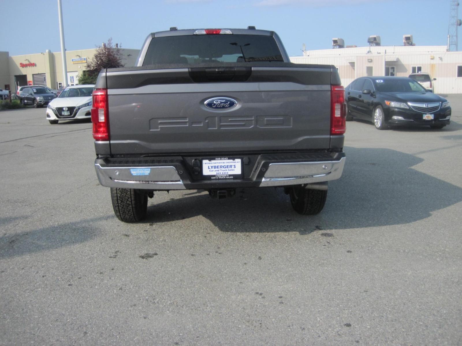 2021 gray /black Ford F-150 XLT SuperCrew 5.5-ft. Bed 4WD (1FTEW1EB2MF) with an 3.3L V6 DOHC 24V engine, 6A transmission, located at 9530 Old Seward Highway, Anchorage, AK, 99515, (907) 349-3343, 61.134140, -149.865570 - Photo #3