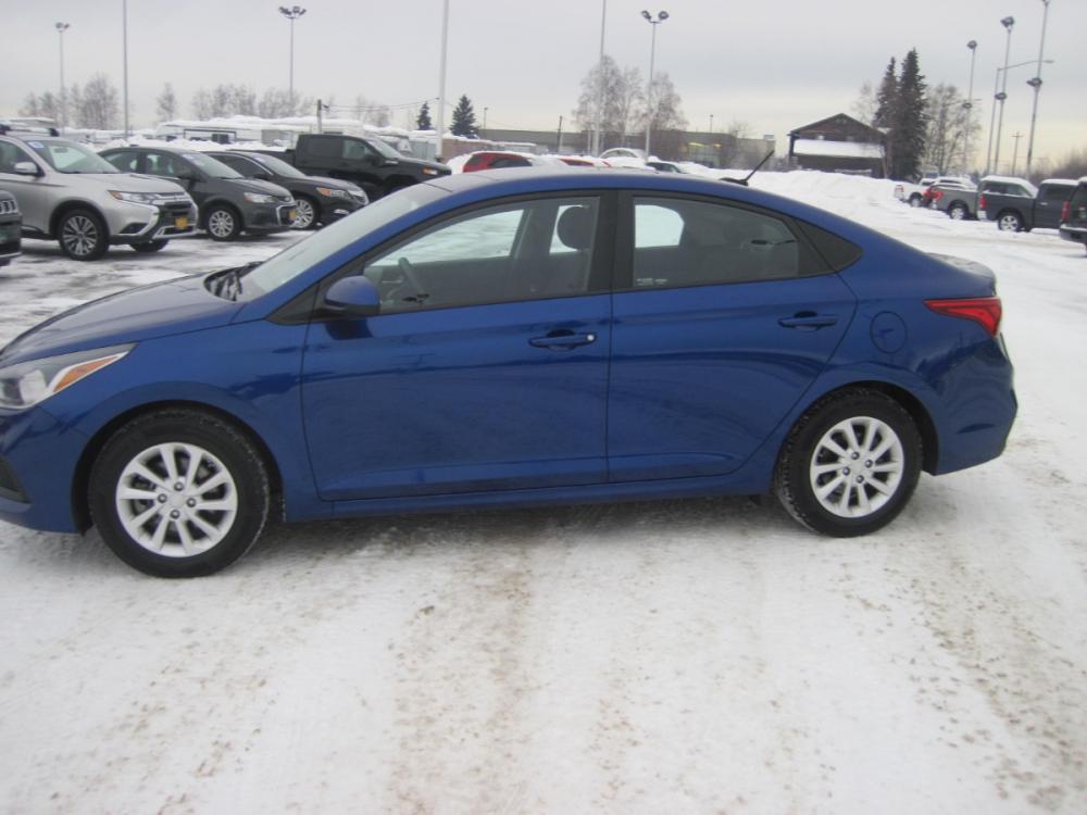 2018 blue /gray Hyundai Accent SEL 4-Door 6A (3KPC24A37JE) with an 1.6L L4 DOHC 16V engine, 6A transmission, located at 9530 Old Seward Highway, Anchorage, AK, 99515, (907) 349-3343, 61.134140, -149.865570 - Photo #2