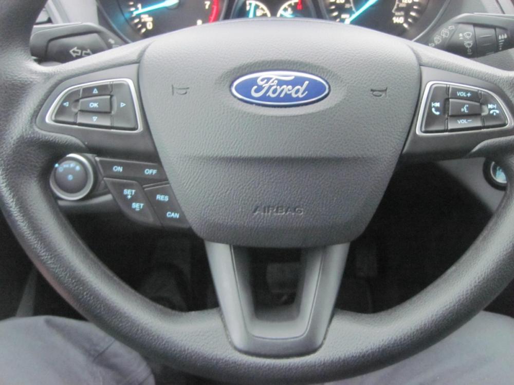 2019 black /gray Ford Escape SE 4WD (1FMCU9GD8KU) with an 1.5L L4 DOHC 16V engine, 6A transmission, located at 9530 Old Seward Highway, Anchorage, AK, 99515, (907) 349-3343, 61.134140, -149.865570 - Photo #10