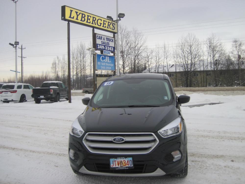 2019 black /gray Ford Escape SE 4WD (1FMCU9GD8KU) with an 1.5L L4 DOHC 16V engine, 6A transmission, located at 9530 Old Seward Highway, Anchorage, AK, 99515, (907) 349-3343, 61.134140, -149.865570 - Photo #1