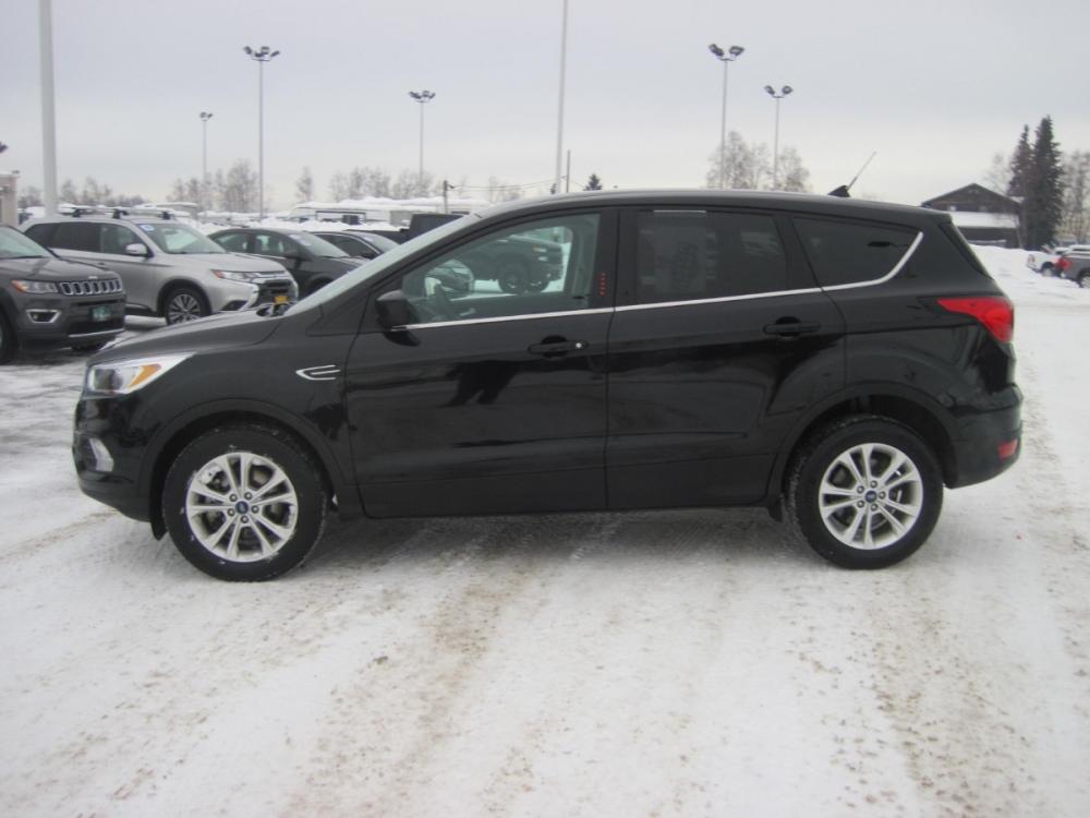 2019 black /gray Ford Escape SE 4WD (1FMCU9GD8KU) with an 1.5L L4 DOHC 16V engine, 6A transmission, located at 9530 Old Seward Highway, Anchorage, AK, 99515, (907) 349-3343, 61.134140, -149.865570 - Photo #2