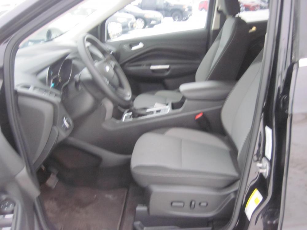 2019 black /gray Ford Escape SE 4WD (1FMCU9GD8KU) with an 1.5L L4 DOHC 16V engine, 6A transmission, located at 9530 Old Seward Highway, Anchorage, AK, 99515, (907) 349-3343, 61.134140, -149.865570 - Photo #8