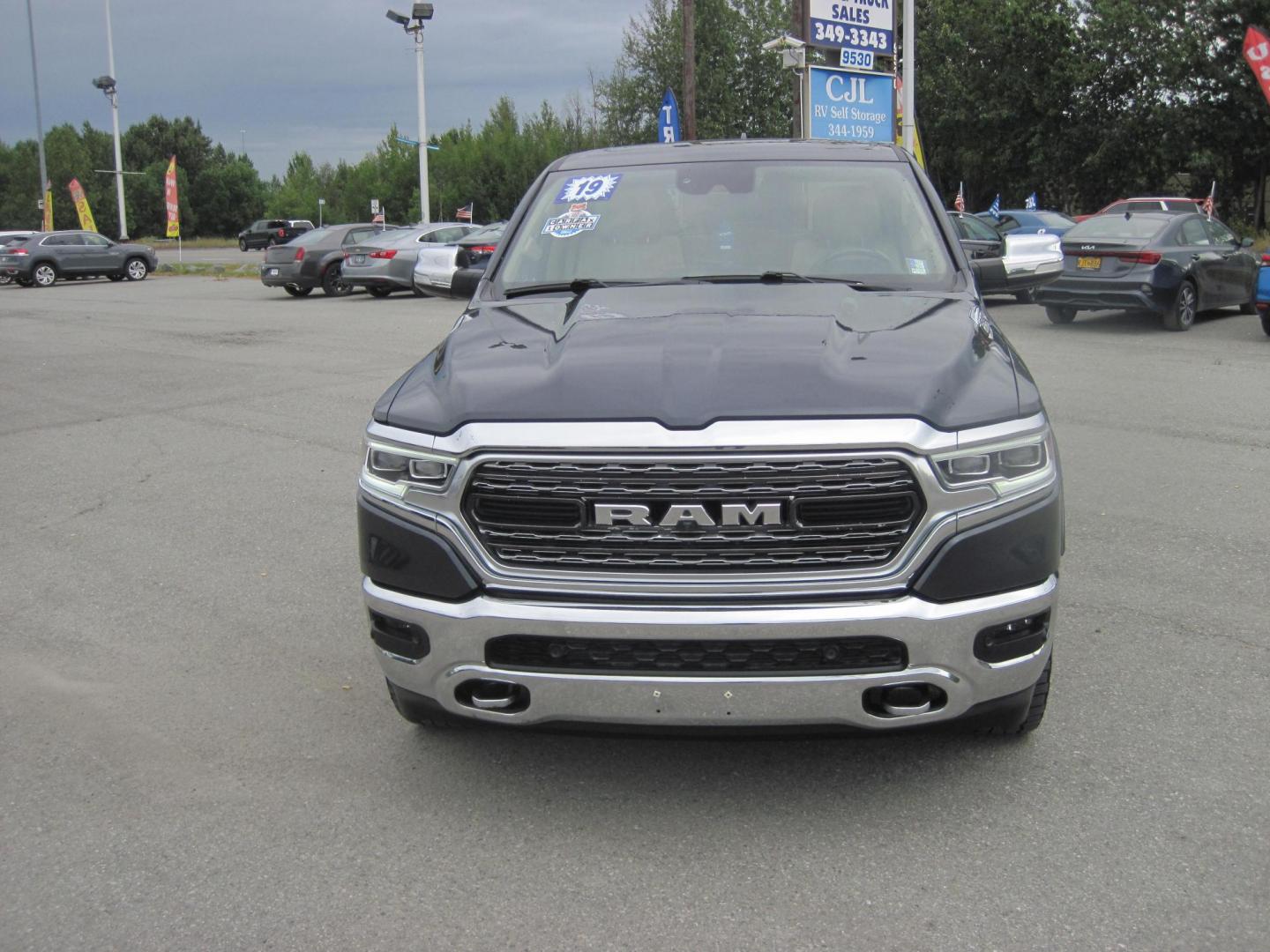 2019 gray /Tan RAM 1500 Limited Crew Cab 4WD (1C6SRFPT1KN) with an 5.7L V8 OHV 16V engine, 8A transmission, located at 9530 Old Seward Highway, Anchorage, AK, 99515, (907) 349-3343, 61.134140, -149.865570 - Loaded 2019 Ram 1500 Linited come take a test drive - Photo#1