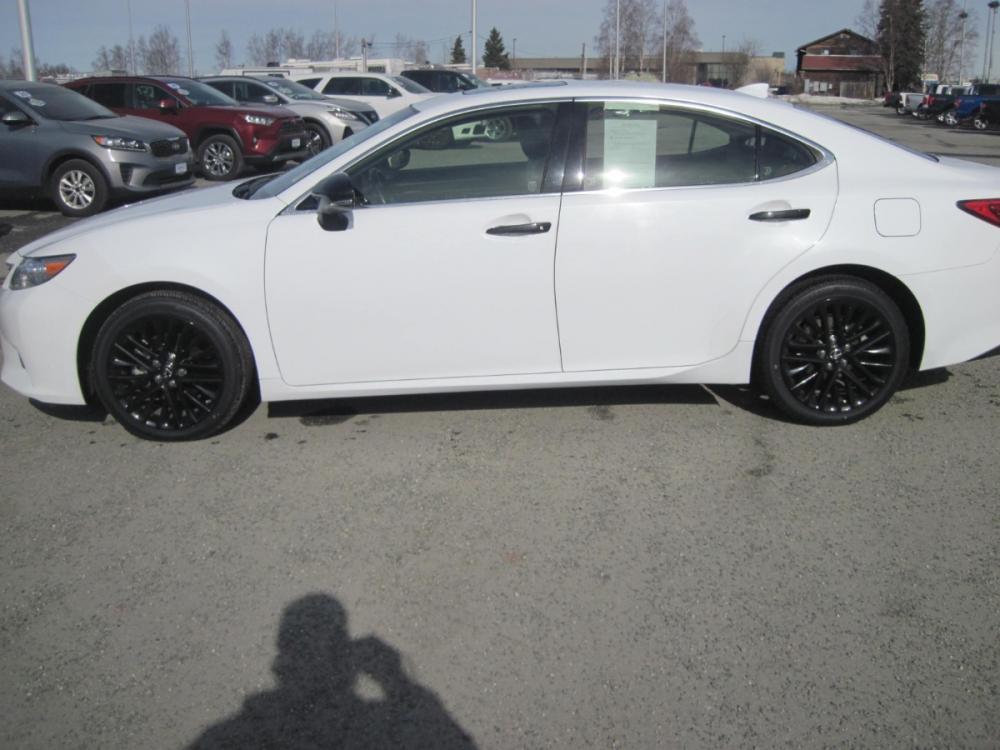 2015 white /black Lexus ES 350 Sedan (JTHBK1GG5F2) with an 3.5L V6 DOHC 24V engine, 6-Speed Automatic transmission, located at 9530 Old Seward Highway, Anchorage, AK, 99515, (907) 349-3343, 61.134140, -149.865570 - Low Miles on this Lexus ES 350 come take a test drive - Photo #2