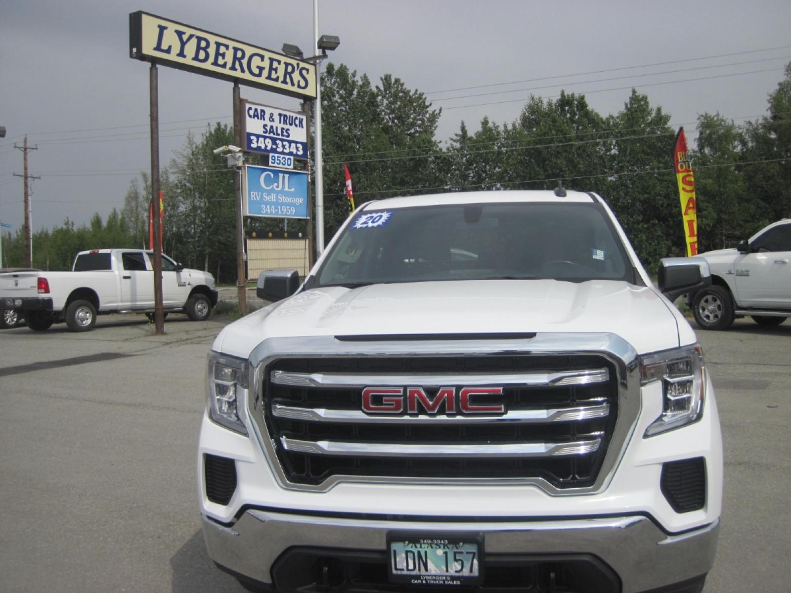 2020 white /black GMC Sierra 1500 SLE Crew Cab Short Box 4WD (3GTP9BEKXLG) with an 2.7L L4 DOHC 16V CNG engine, 6A transmission, located at 9530 Old Seward Highway, Anchorage, AK, 99515, (907) 349-3343, 61.134140, -149.865570 - Photo #1