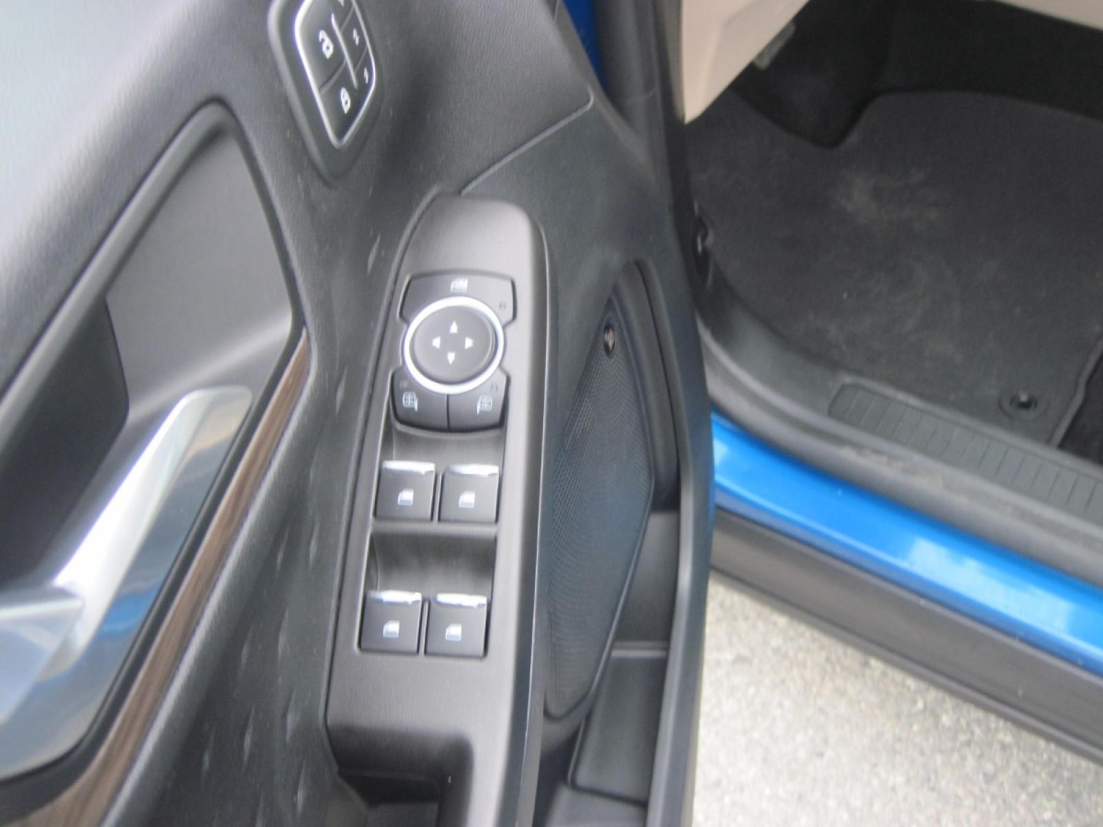 2020 blue /Tan Ford Escape Titanium 4WD (1FMCU9J90LU) with an 2.0L L4 DOHC 16V engine, 6A transmission, located at 9530 Old Seward Highway, Anchorage, AK, 99515, (907) 349-3343, 61.134140, -149.865570 - Photo #7