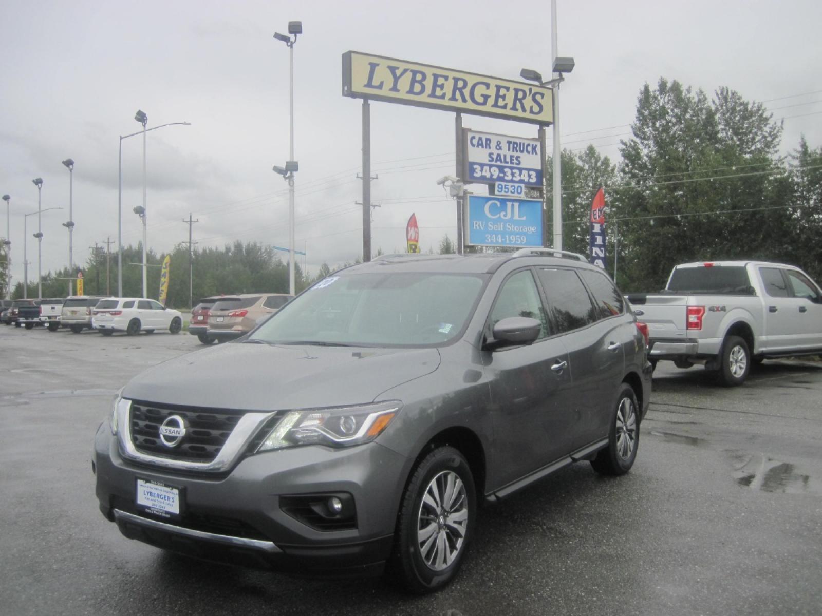 2020 gray /black Nissan Pathfinder SL 4WD (5N1DR2CM1LC) with an 3.5L V6 DOHC 24V engine, CVT transmission, located at 9530 Old Seward Highway, Anchorage, AK, 99515, (907) 349-3343, 61.134140, -149.865570 - Nice Nissan pathfinder SL AWD, heated seats, heated steering wheel. come take a test drive - Photo #0