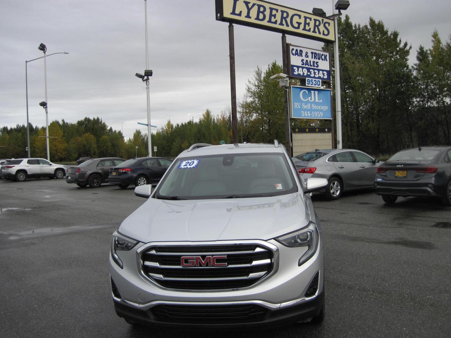 2020 silver /black GMC Terrain SLT AWD (3GKALVEV1LL) with an 1.4L L4 DOHC 16V TURBO engine, 6A transmission, located at 9530 Old Seward Highway, Anchorage, AK, 99515, (907) 349-3343, 61.134140, -149.865570 - Photo#2