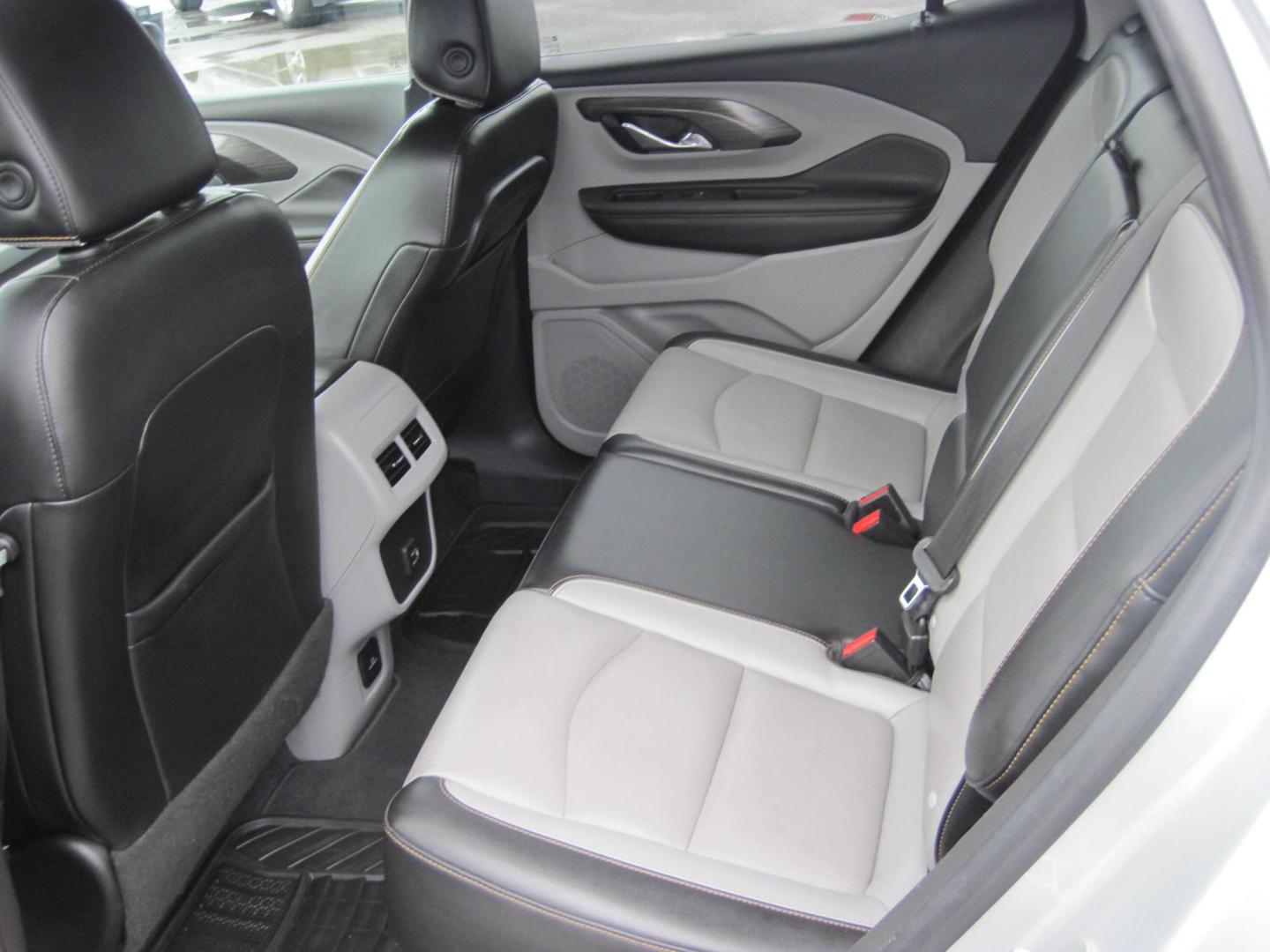 2020 silver /black GMC Terrain SLT AWD (3GKALVEV1LL) with an 1.4L L4 DOHC 16V TURBO engine, 6A transmission, located at 9530 Old Seward Highway, Anchorage, AK, 99515, (907) 349-3343, 61.134140, -149.865570 - Photo#7