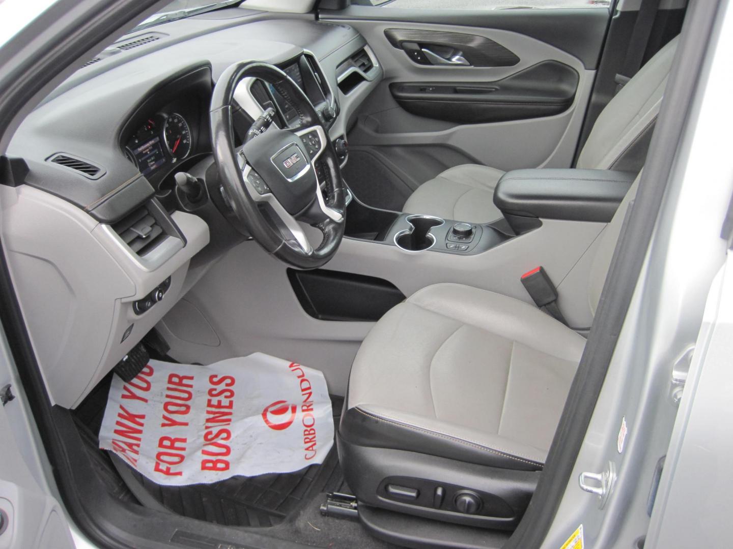 2020 silver /black GMC Terrain SLT AWD (3GKALVEV1LL) with an 1.4L L4 DOHC 16V TURBO engine, 6A transmission, located at 9530 Old Seward Highway, Anchorage, AK, 99515, (907) 349-3343, 61.134140, -149.865570 - Photo#10