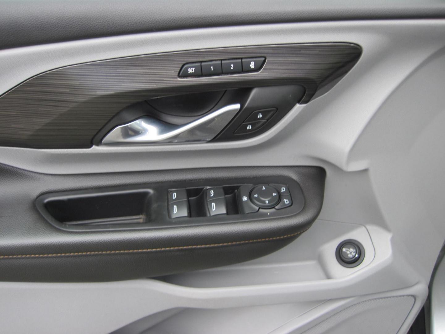 2020 silver /black GMC Terrain SLT AWD (3GKALVEV1LL) with an 1.4L L4 DOHC 16V TURBO engine, 6A transmission, located at 9530 Old Seward Highway, Anchorage, AK, 99515, (907) 349-3343, 61.134140, -149.865570 - Photo#11