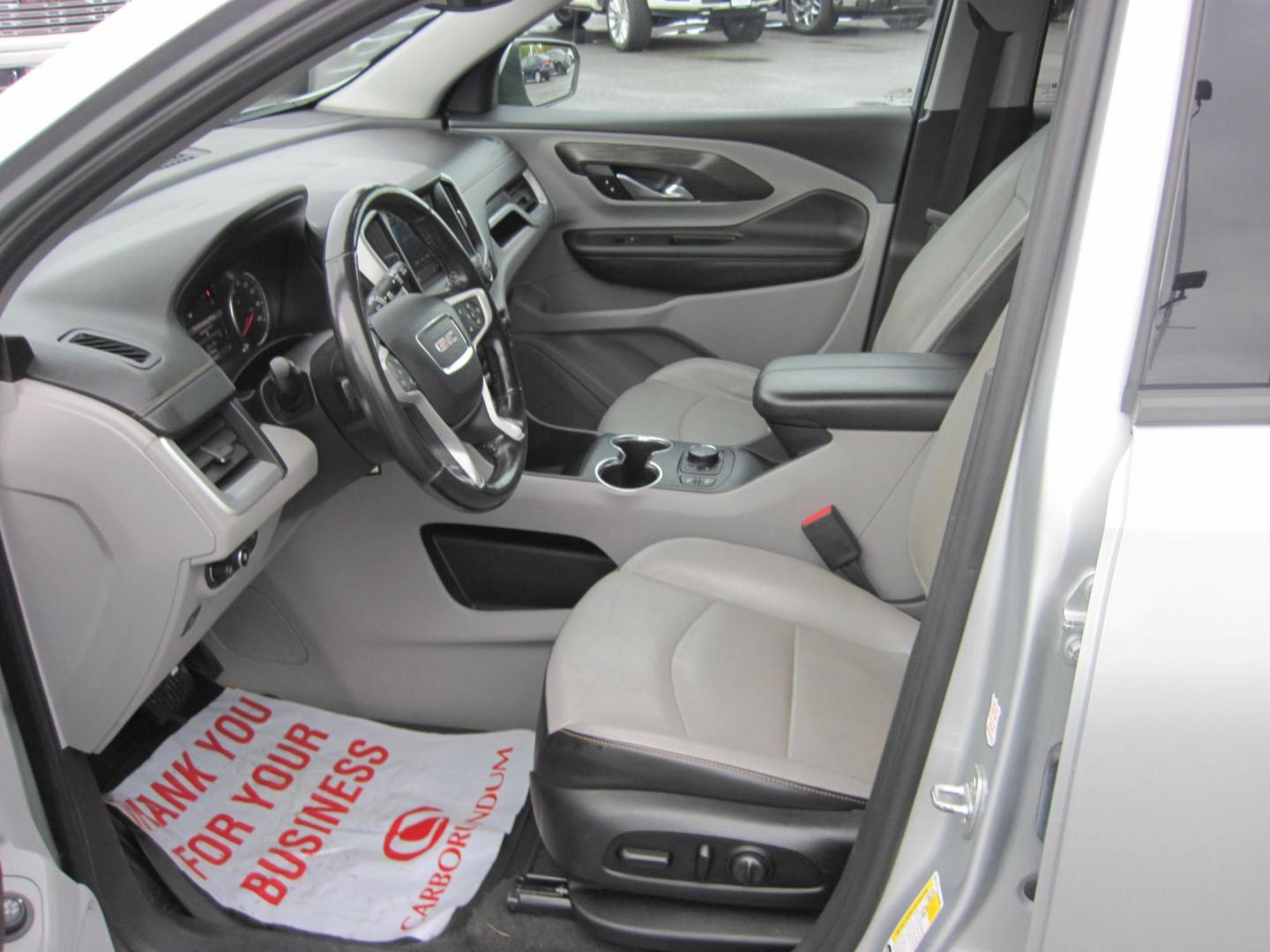 2020 silver /black GMC Terrain SLT AWD (3GKALVEV1LL) with an 1.4L L4 DOHC 16V TURBO engine, 6A transmission, located at 9530 Old Seward Highway, Anchorage, AK, 99515, (907) 349-3343, 61.134140, -149.865570 - Photo#12