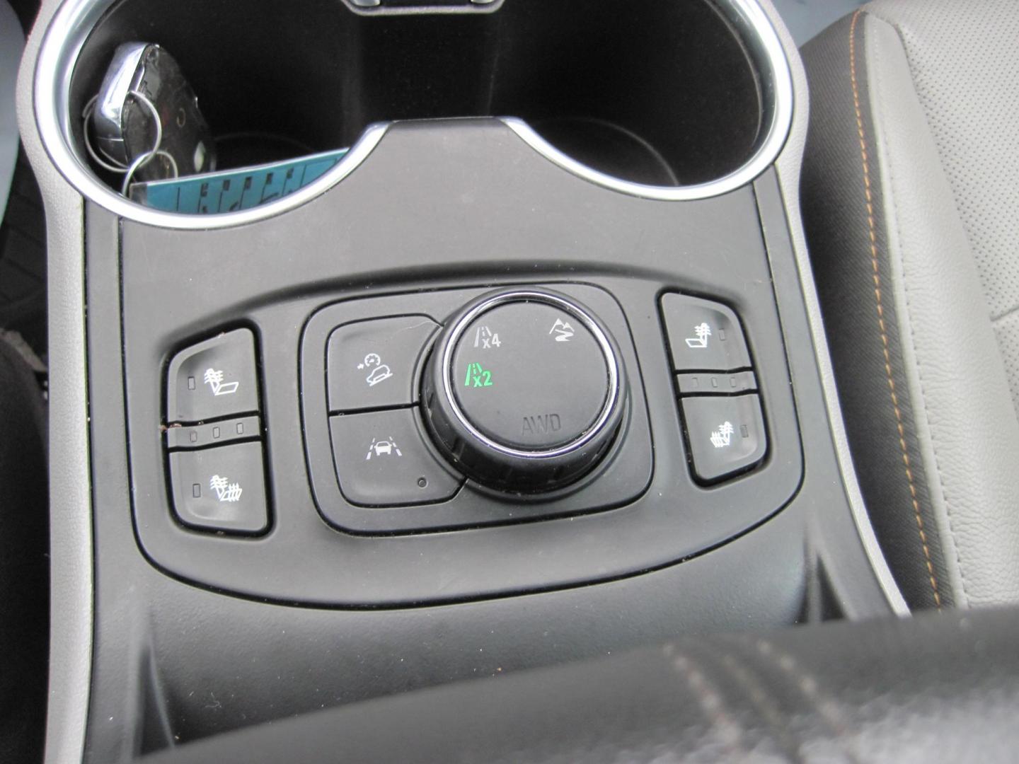 2020 silver /black GMC Terrain SLT AWD (3GKALVEV1LL) with an 1.4L L4 DOHC 16V TURBO engine, 6A transmission, located at 9530 Old Seward Highway, Anchorage, AK, 99515, (907) 349-3343, 61.134140, -149.865570 - Photo#18