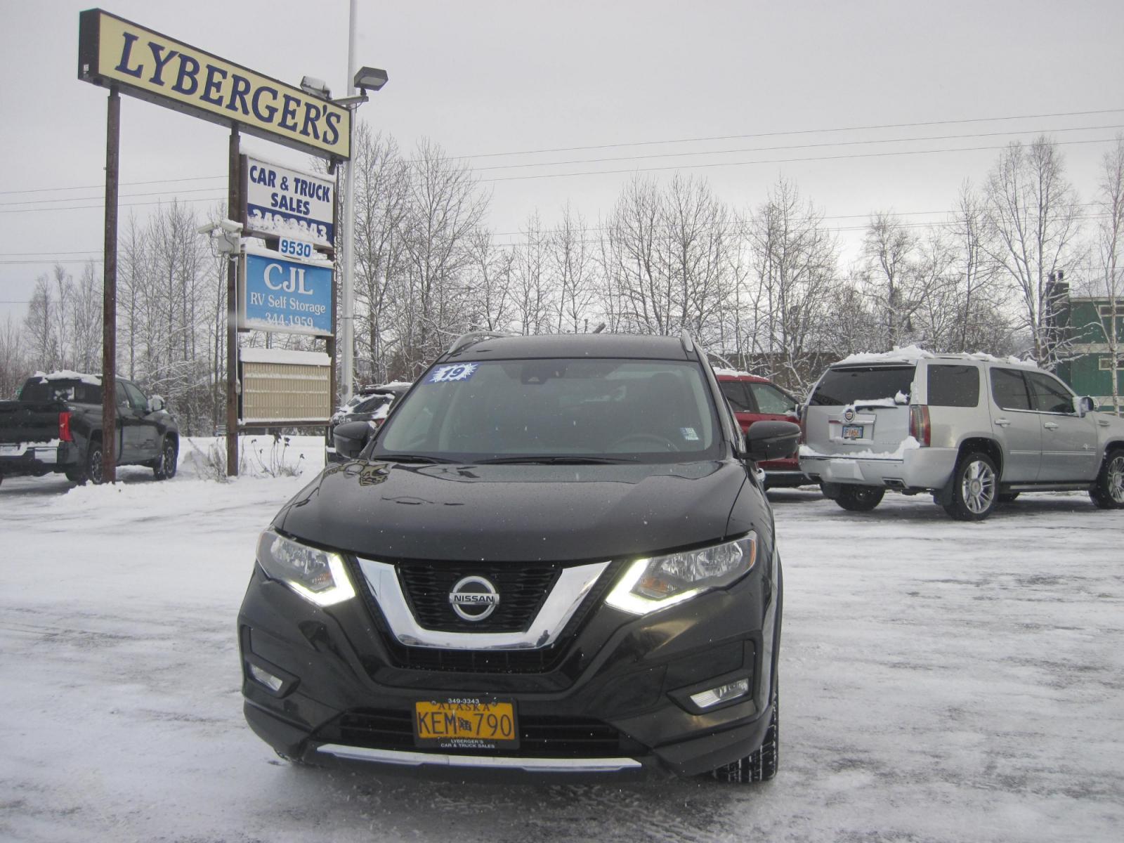 2019 black Nissan Rogue S AWD (5N1AT2MV0KC) with an 2.5L L4 DOHC 16V engine, CVT transmission, located at 9530 Old Seward Highway, Anchorage, AK, 99515, (907) 349-3343, 61.134140, -149.865570 - Photo #1