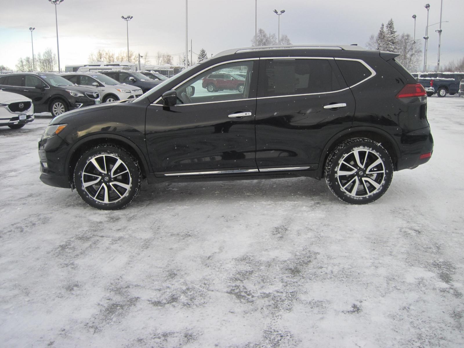 2019 black Nissan Rogue S AWD (5N1AT2MV0KC) with an 2.5L L4 DOHC 16V engine, CVT transmission, located at 9530 Old Seward Highway, Anchorage, AK, 99515, (907) 349-3343, 61.134140, -149.865570 - Photo #2
