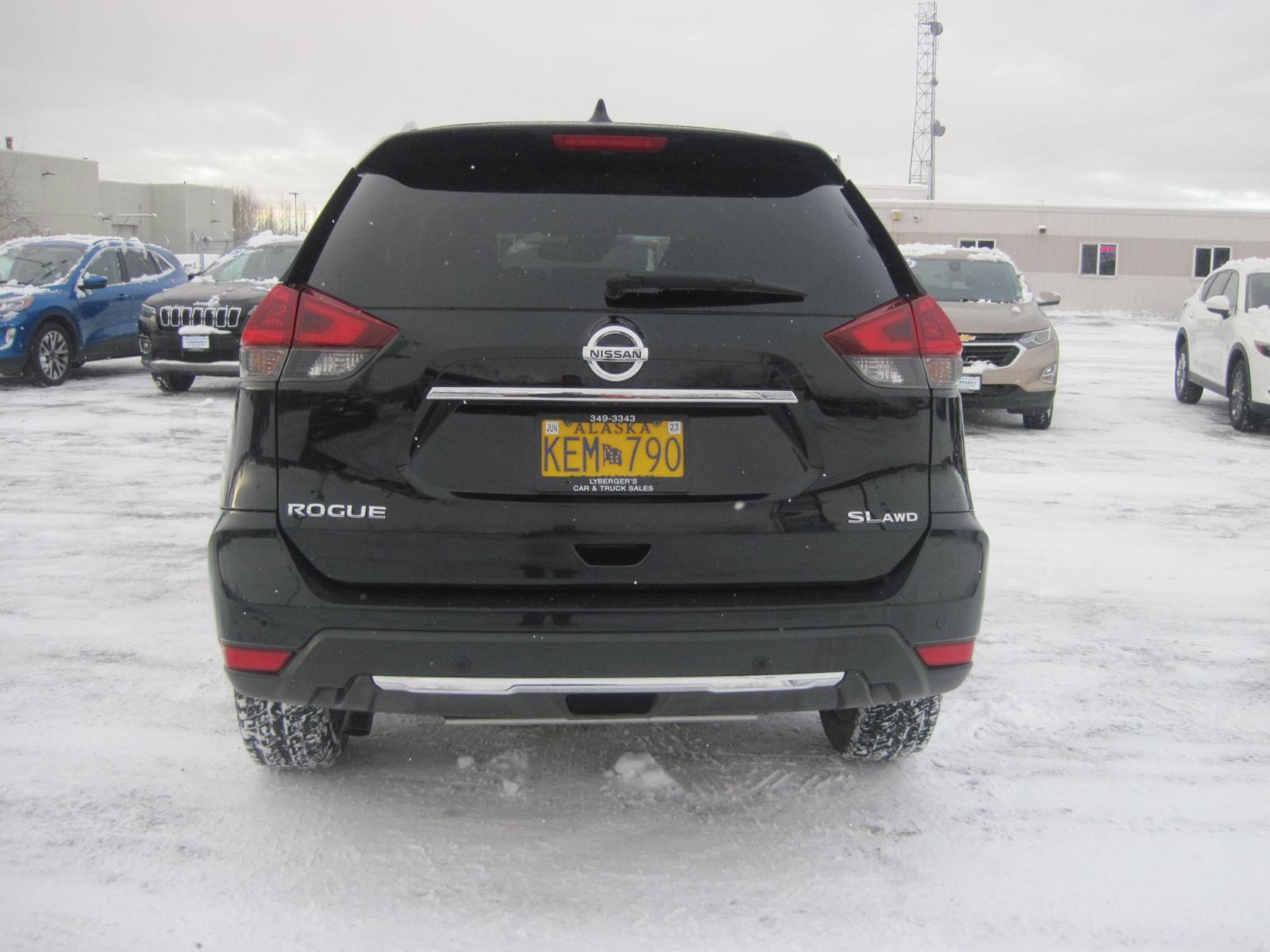 2019 black Nissan Rogue S AWD (5N1AT2MV0KC) with an 2.5L L4 DOHC 16V engine, CVT transmission, located at 9530 Old Seward Highway, Anchorage, AK, 99515, (907) 349-3343, 61.134140, -149.865570 - Photo #3