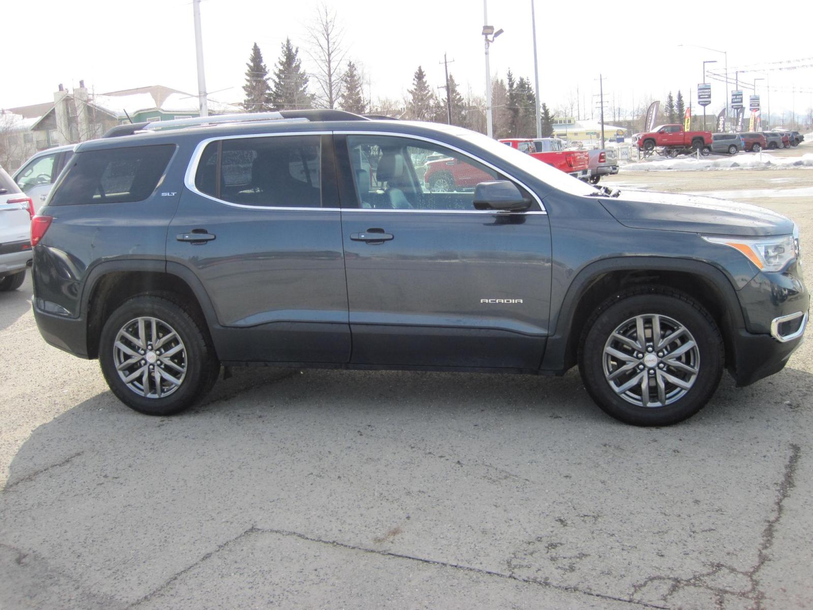 2019 gray /black GMC Acadia SLT-1 AWD (1GKKNULS9KZ) with an 3.6L V6 DOHC 24V engine, 6A transmission, located at 9530 Old Seward Highway, Anchorage, AK, 99515, (907) 349-3343, 61.134140, -149.865570 - Nice 2019 GMC Acadia AWD, navigation, bose stero, universal garage, remote start. Come take a test drive - Photo #2