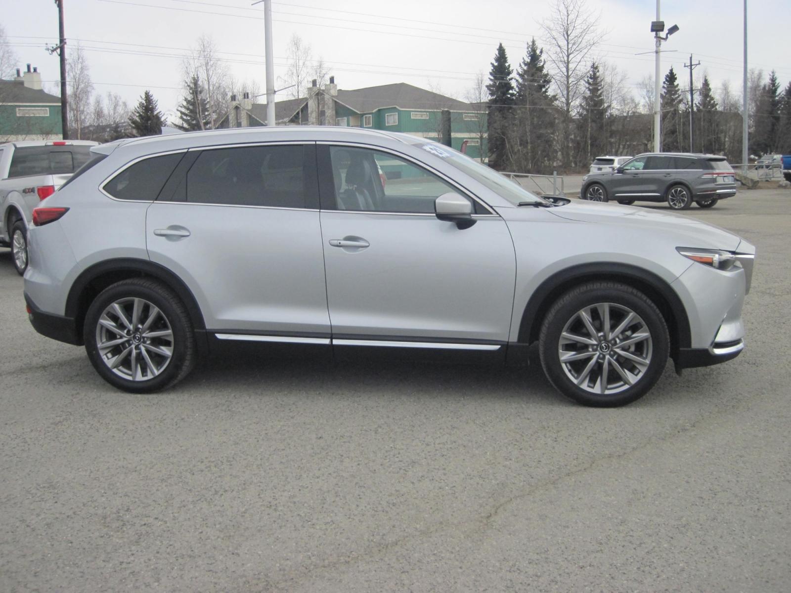 2021 silver /black Mazda CX-9 Grand Touring AWD (JM3TCBDY5M0) with an 2.5L L4 DOHC 16V engine, 6A transmission, located at 9530 Old Seward Highway, Anchorage, AK, 99515, (907) 349-3343, 61.134140, -149.865570 - Nice Mazda CX-9 Grand Touring AWD, sun roof , leather seats, power liftgate, come take a test drive. - Photo #2