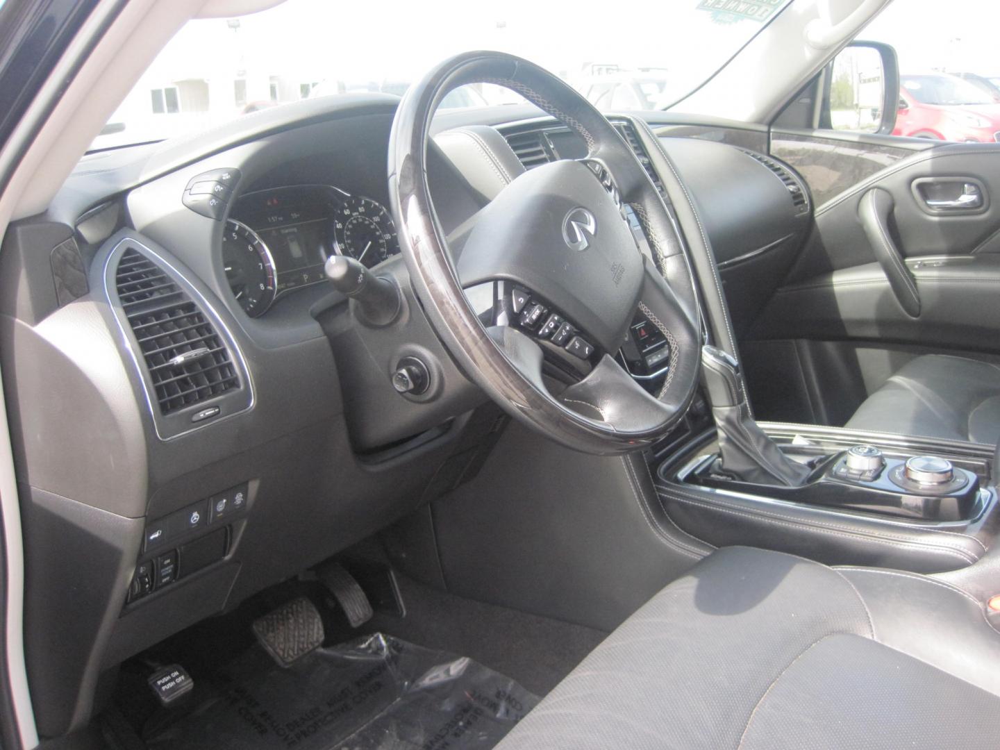 2021 blue /black Infiniti QX80 Luxe 4WD (JN8AZ2AEXM9) with an 5.6L V8 DOHC 32V engine, 7A transmission, located at 9530 Old Seward Highway, Anchorage, AK, 99515, (907) 349-3343, 61.134140, -149.865570 - Photo#9