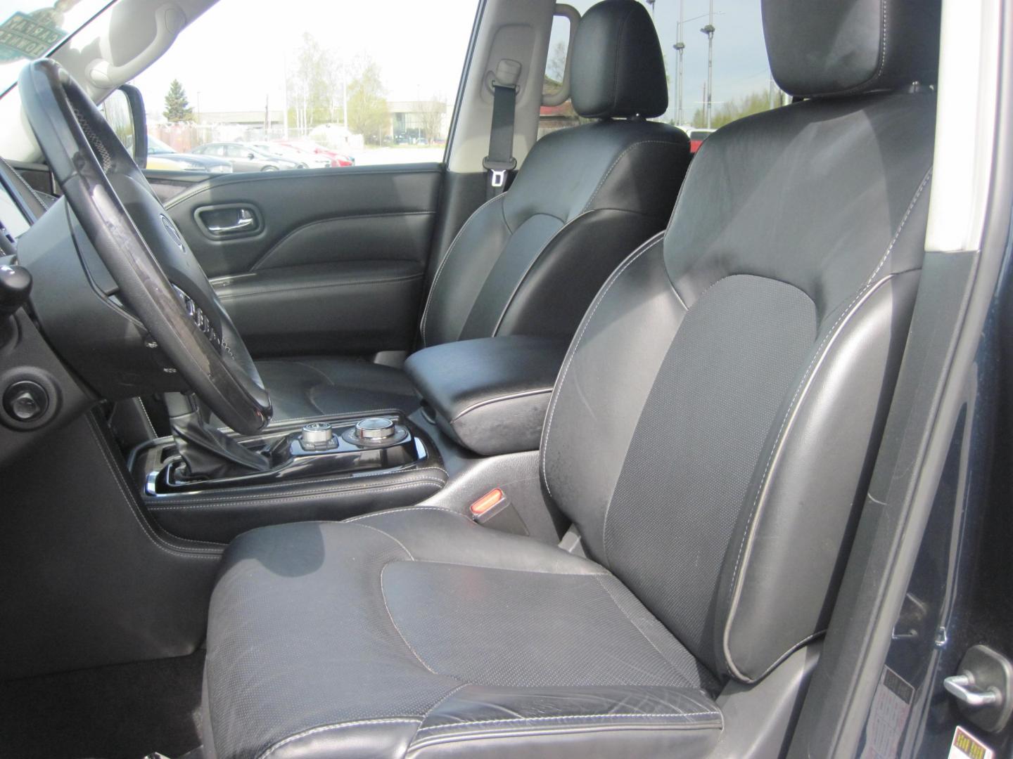 2021 blue /black Infiniti QX80 Luxe 4WD (JN8AZ2AEXM9) with an 5.6L V8 DOHC 32V engine, 7A transmission, located at 9530 Old Seward Highway, Anchorage, AK, 99515, (907) 349-3343, 61.134140, -149.865570 - Photo#10