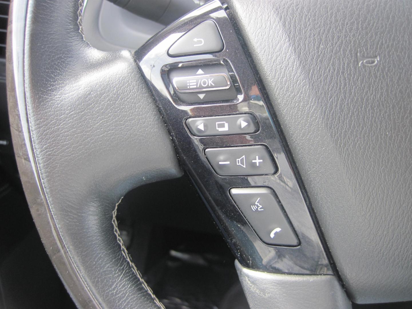 2021 blue /black Infiniti QX80 Luxe 4WD (JN8AZ2AEXM9) with an 5.6L V8 DOHC 32V engine, 7A transmission, located at 9530 Old Seward Highway, Anchorage, AK, 99515, (907) 349-3343, 61.134140, -149.865570 - Photo#17