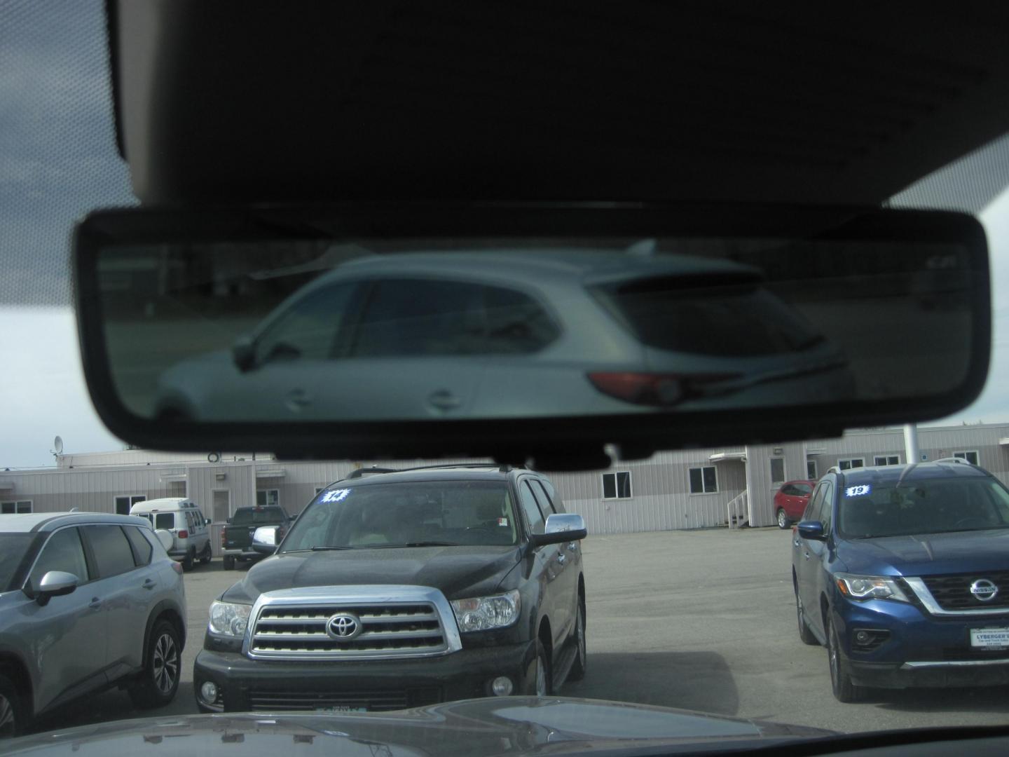 2021 blue /black Infiniti QX80 Luxe 4WD (JN8AZ2AEXM9) with an 5.6L V8 DOHC 32V engine, 7A transmission, located at 9530 Old Seward Highway, Anchorage, AK, 99515, (907) 349-3343, 61.134140, -149.865570 - Photo#20