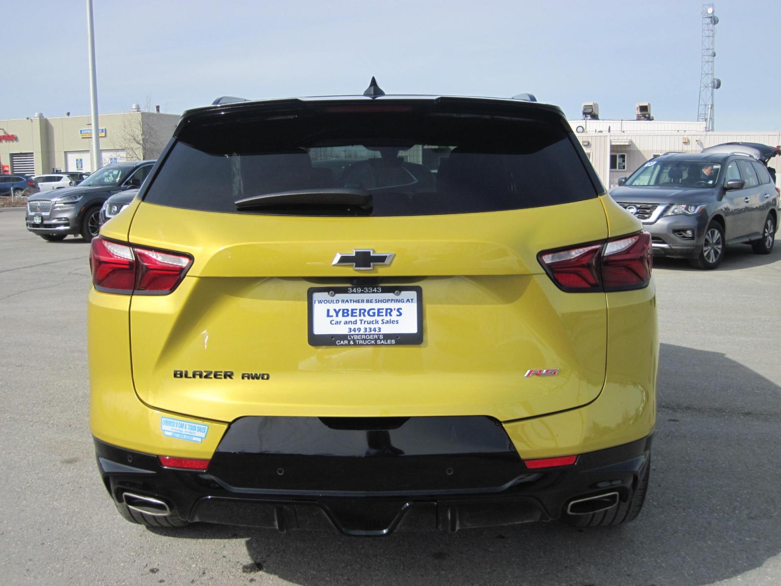2022 YELLOW /black Chevrolet Blazer RS AWD (3GNKBKRS4NS) with an 3.6L V6 DOHC 24V engine, 9A transmission, located at 9530 Old Seward Highway, Anchorage, AK, 99515, (907) 349-3343, 61.134140, -149.865570 - Photo #3