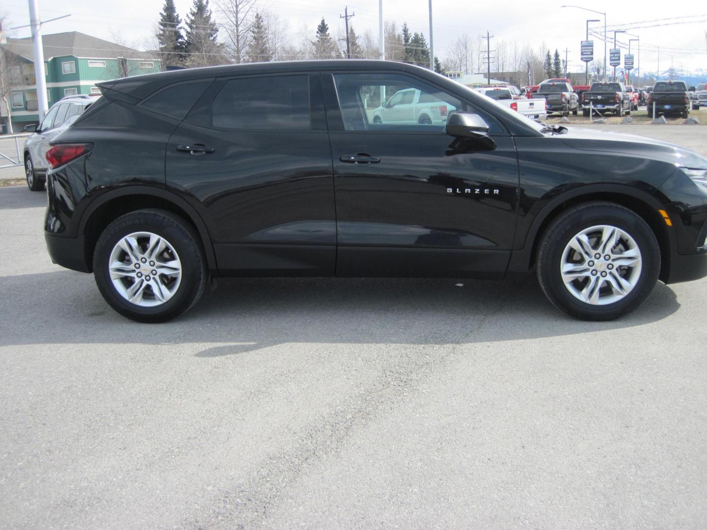 2020 black /black Chevrolet Blazer 3LT AWD (3GNKBHRS9LS) with an 3.6L V6 DOHC 24V engine, 9A transmission, located at 9530 Old Seward Highway, Anchorage, AK, 99515, (907) 349-3343, 61.134140, -149.865570 - Nice Chevrolet Blazer come take a test drive - Photo#2