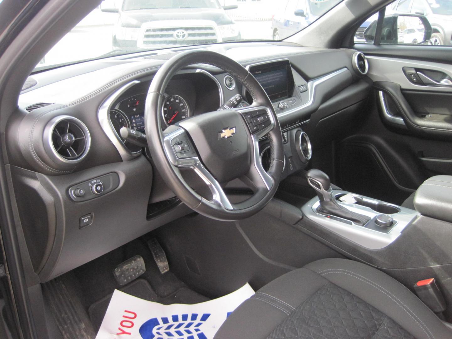 2020 black /black Chevrolet Blazer 3LT AWD (3GNKBHRS9LS) with an 3.6L V6 DOHC 24V engine, 9A transmission, located at 9530 Old Seward Highway, Anchorage, AK, 99515, (907) 349-3343, 61.134140, -149.865570 - Nice Chevrolet Blazer come take a test drive - Photo#7