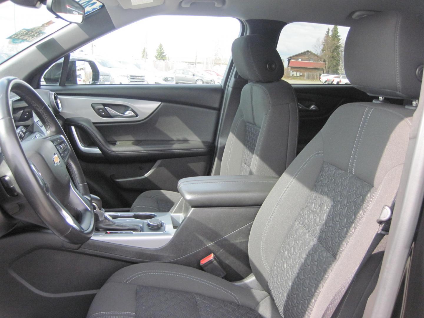 2020 black /black Chevrolet Blazer 3LT AWD (3GNKBHRS9LS) with an 3.6L V6 DOHC 24V engine, 9A transmission, located at 9530 Old Seward Highway, Anchorage, AK, 99515, (907) 349-3343, 61.134140, -149.865570 - Nice Chevrolet Blazer come take a test drive - Photo#8