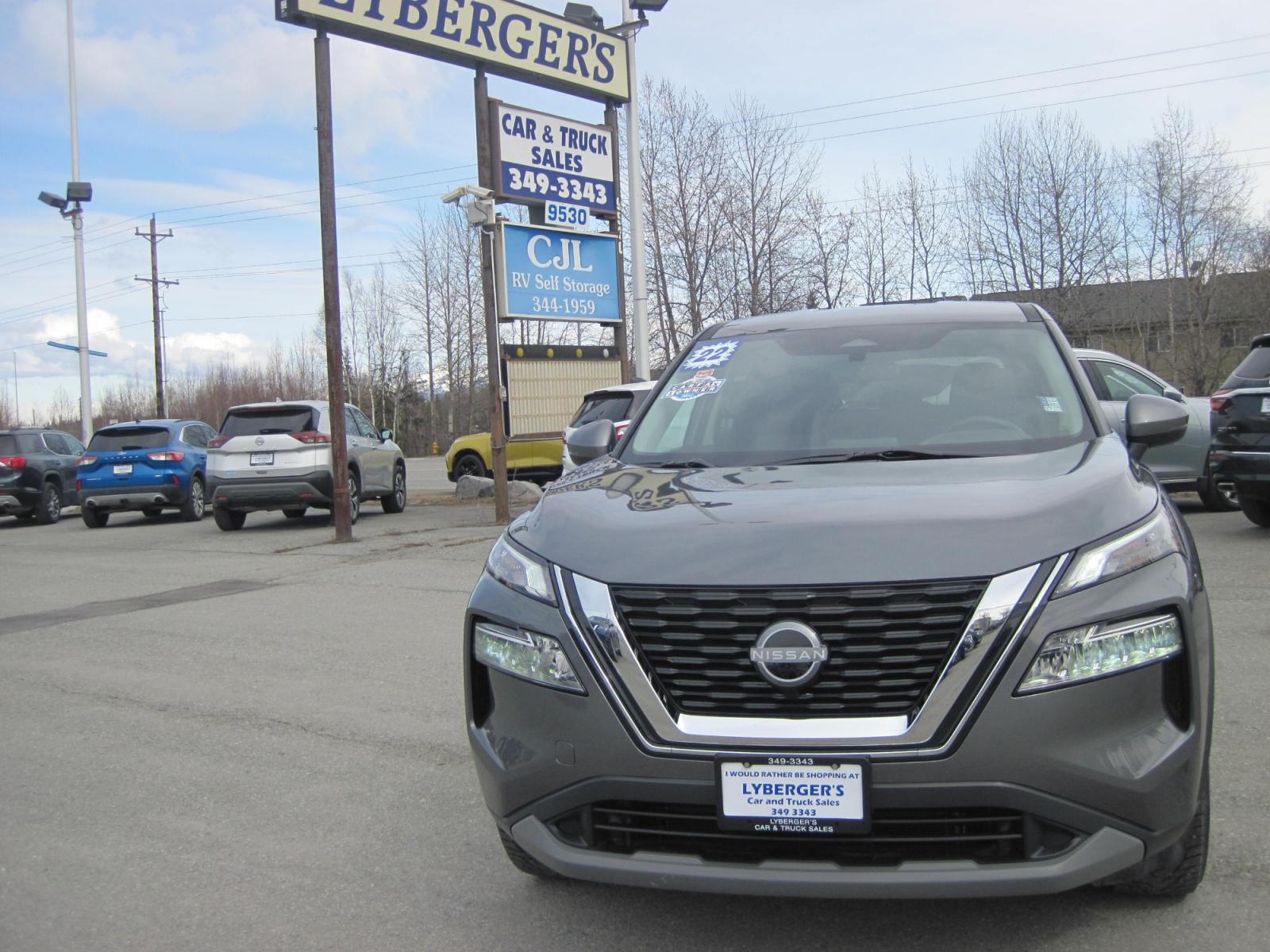 2022 gray /black Nissan Rogue SV AWD (5N1BT3BBXNC) with an 2.5L L4 DOHC 16V engine, CVT transmission, located at 9530 Old Seward Highway, Anchorage, AK, 99515, (907) 349-3343, 61.134140, -149.865570 - Nice Nissan Rogue SV AWD come take a test drive - Photo #1