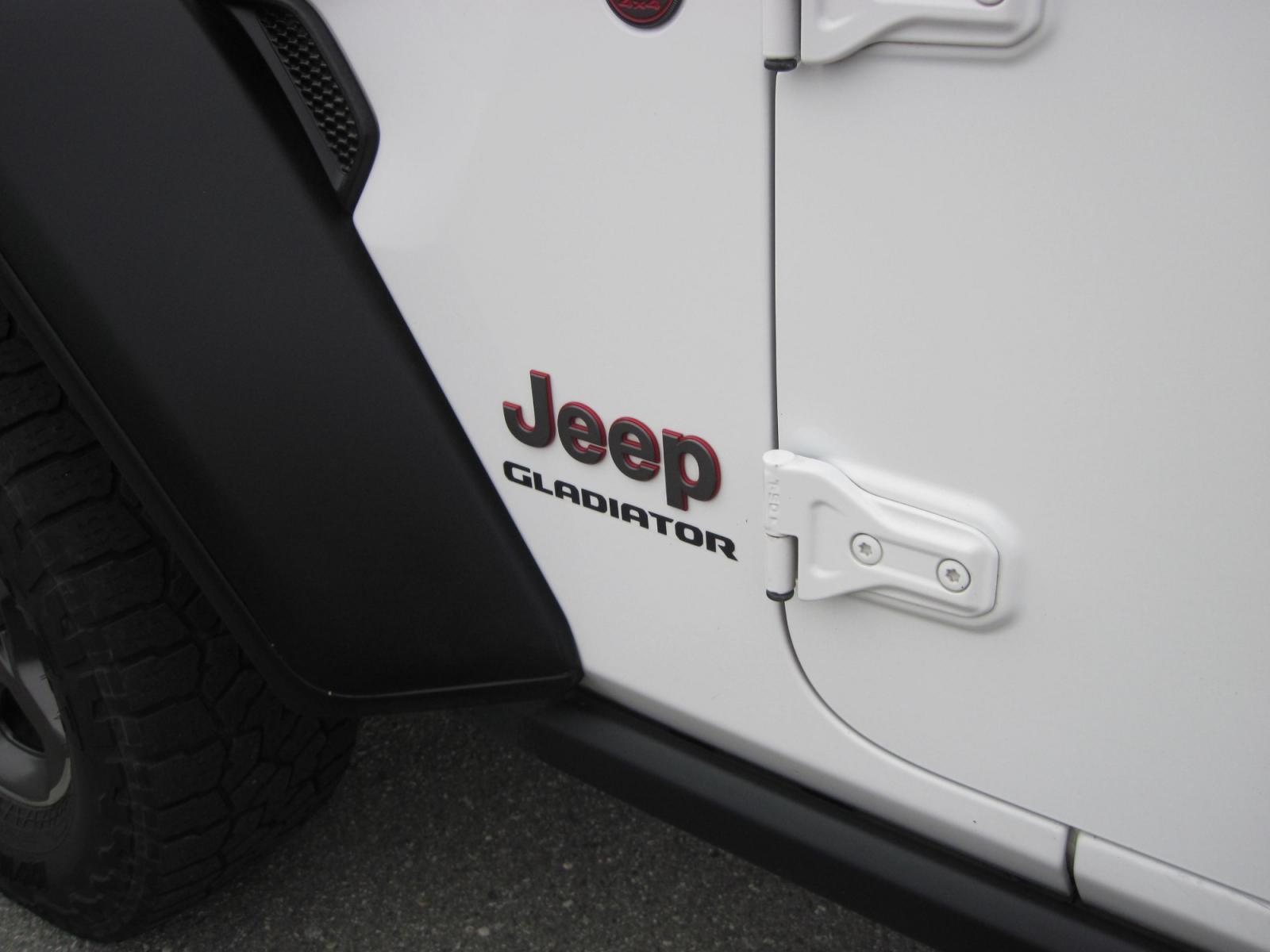 2020 white /black Jeep Gladiator Rubicon (1C6JJTBG1LL) with an 3.6L V6 DOHC 24V engine, 6M transmission, located at 9530 Old Seward Highway, Anchorage, AK, 99515, (907) 349-3343, 61.134140, -149.865570 - Nice Jeep Gladiator Rubicon, Leather seats, Navigation come take a test drive. - Photo #6