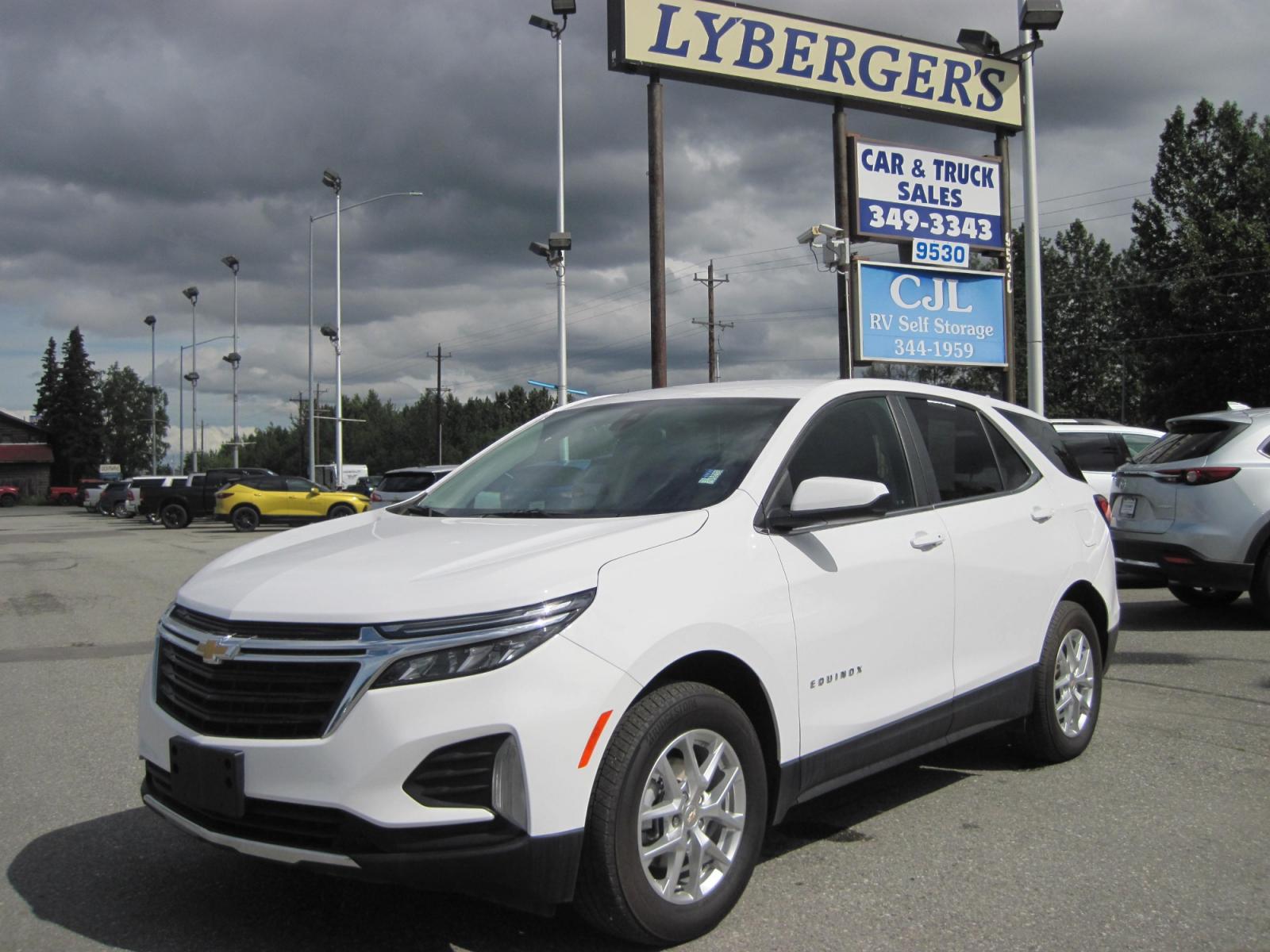 2022 white Chevrolet Equinox LT AWD (3GNAXUEV9NL) with an 1.5L L4 DOHC 16V TURBO engine, 6A transmission, located at 9530 Old Seward Highway, Anchorage, AK, 99515, (907) 349-3343, 61.134140, -149.865570 - Nice Chevrolet Equinox LT AWD come take a test drive - Photo #0