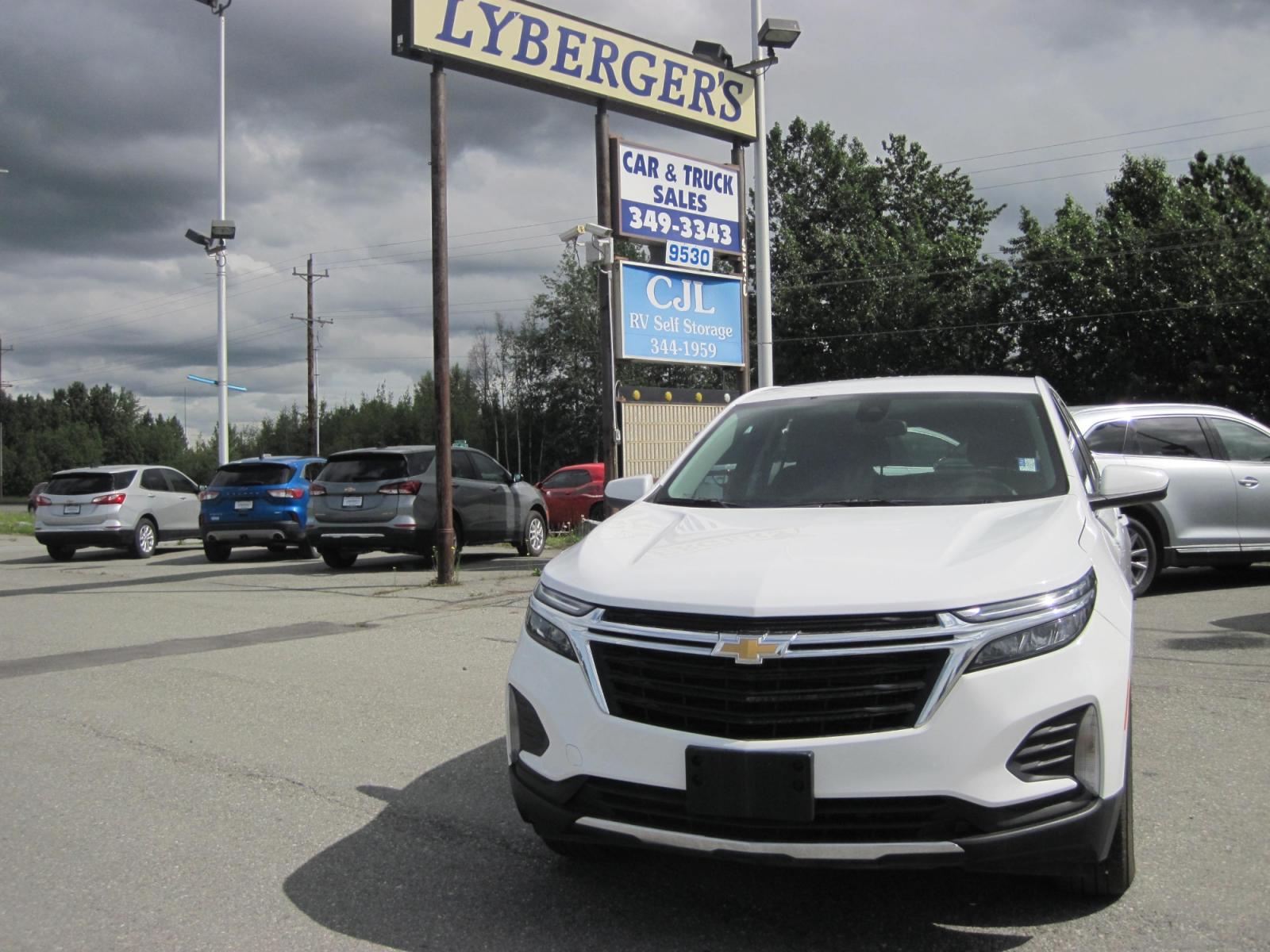 2022 white Chevrolet Equinox LT AWD (3GNAXUEV9NL) with an 1.5L L4 DOHC 16V TURBO engine, 6A transmission, located at 9530 Old Seward Highway, Anchorage, AK, 99515, (907) 349-3343, 61.134140, -149.865570 - Nice Chevrolet Equinox LT AWD come take a test drive - Photo #1