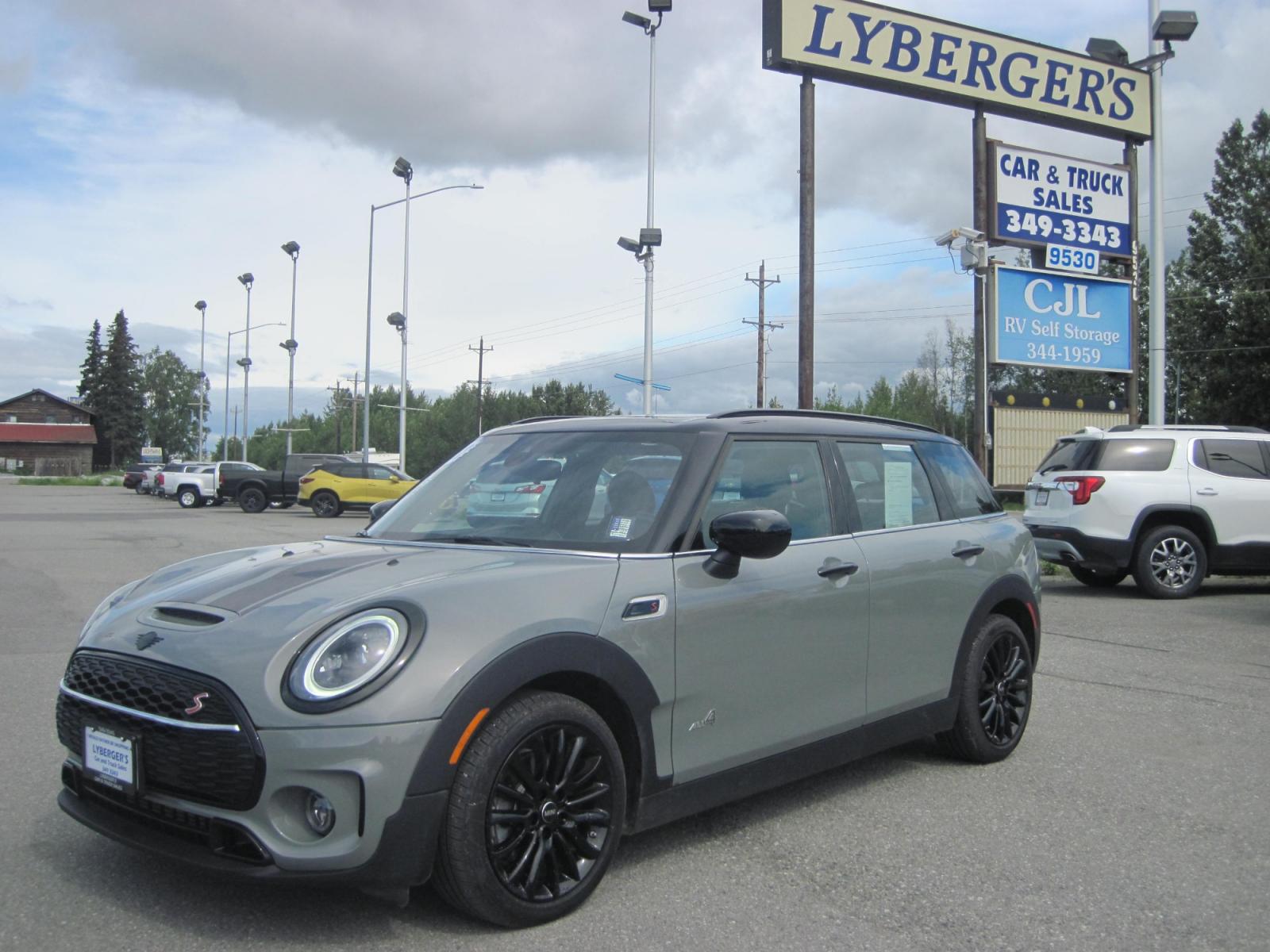 2022 gray /black Mini Clubman Cooper S ALL4 (WMWXJ1C04N2) with an 2.0L L4 DOHC 16V TURBO engine, located at 9530 Old Seward Highway, Anchorage, AK, 99515, (907) 349-3343, 61.134140, -149.865570 - Nice Mini Clubman Cooper S ALL 4, sun roof, leather, navigation, come take a test drive. - Photo #0