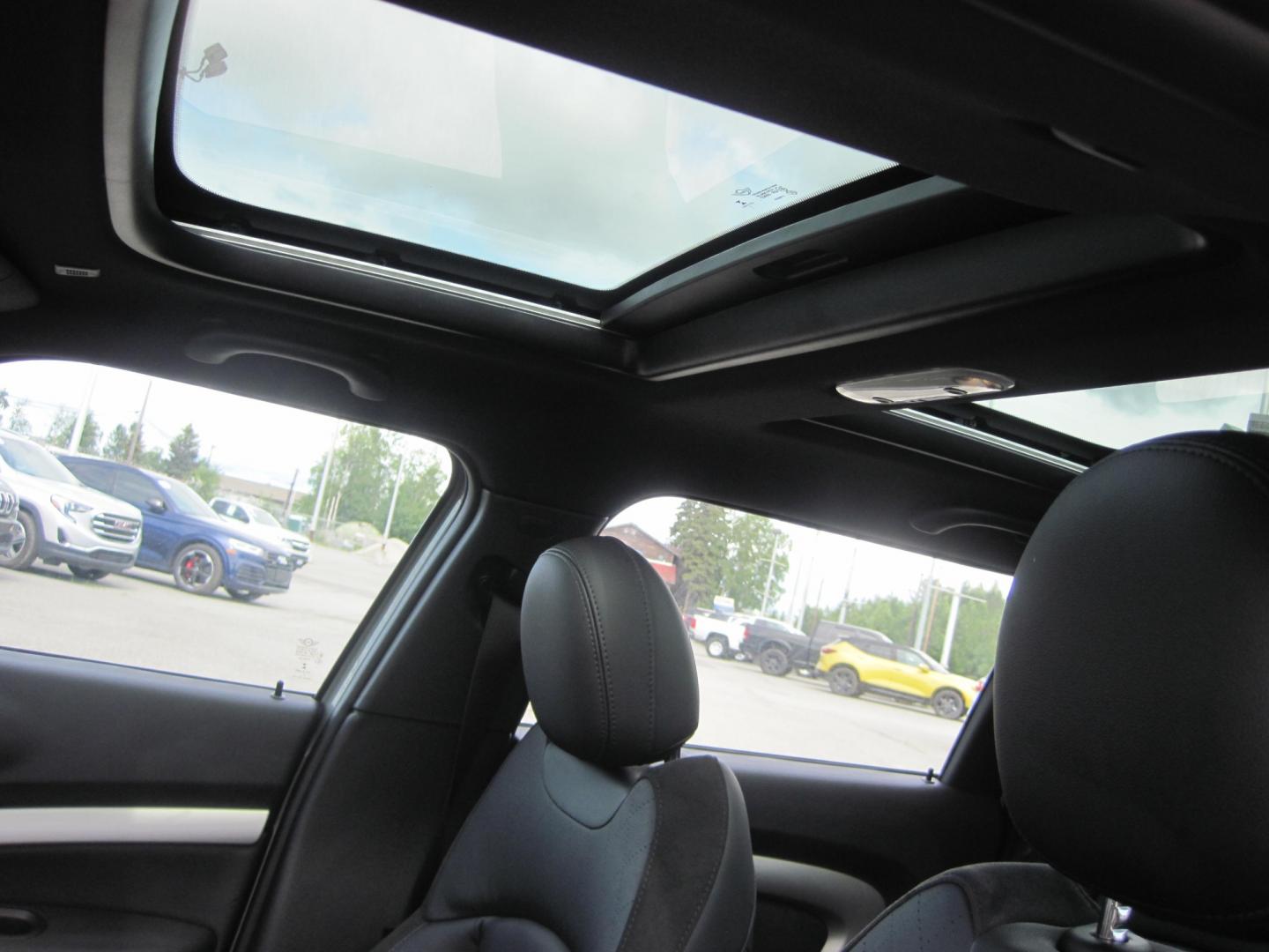 2022 gray /black Mini Clubman Cooper S ALL4 (WMWXJ1C04N2) with an 2.0L L4 DOHC 16V TURBO engine, located at 9530 Old Seward Highway, Anchorage, AK, 99515, (907) 349-3343, 61.134140, -149.865570 - Photo#9
