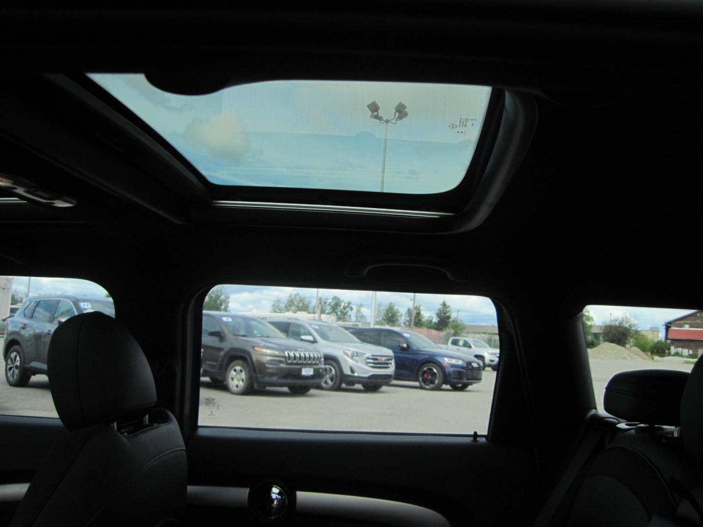 2022 gray /black Mini Clubman Cooper S ALL4 (WMWXJ1C04N2) with an 2.0L L4 DOHC 16V TURBO engine, located at 9530 Old Seward Highway, Anchorage, AK, 99515, (907) 349-3343, 61.134140, -149.865570 - Photo#11