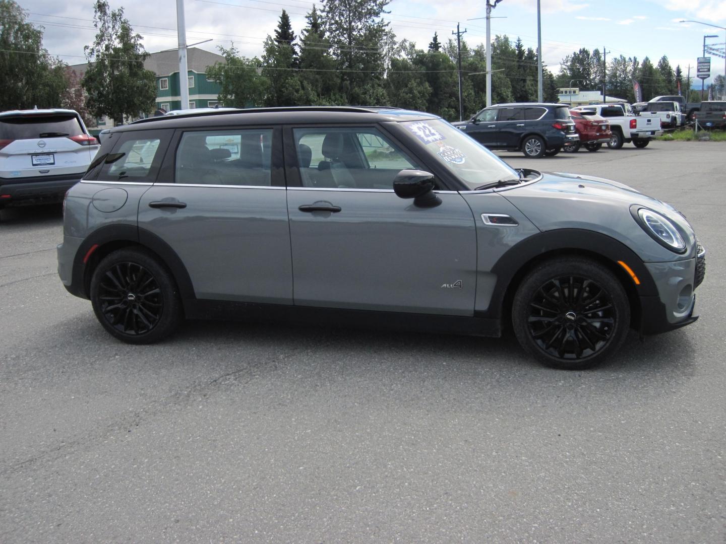 2022 gray /black Mini Clubman Cooper S ALL4 (WMWXJ1C04N2) with an 2.0L L4 DOHC 16V TURBO engine, located at 9530 Old Seward Highway, Anchorage, AK, 99515, (907) 349-3343, 61.134140, -149.865570 - Photo#2