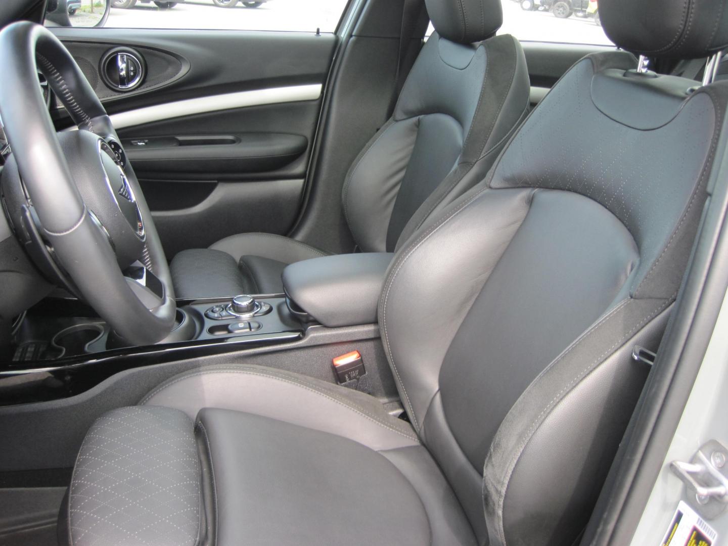 2022 gray /black Mini Clubman Cooper S ALL4 (WMWXJ1C04N2) with an 2.0L L4 DOHC 16V TURBO engine, located at 9530 Old Seward Highway, Anchorage, AK, 99515, (907) 349-3343, 61.134140, -149.865570 - Photo#8