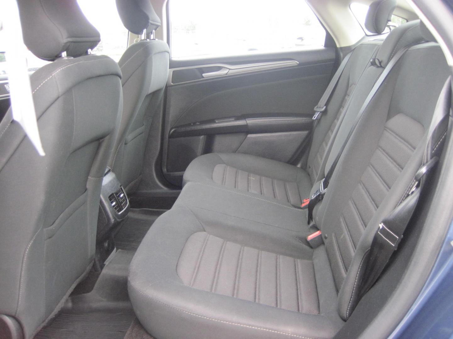 2019 blue /black Ford Fusion SE AWD (3FA6P0T94KR) with an 2.0L L4 DOHC 16V engine, 6-Speed Automatic transmission, located at 9530 Old Seward Highway, Anchorage, AK, 99515, (907) 349-3343, 61.134140, -149.865570 - Photo#10