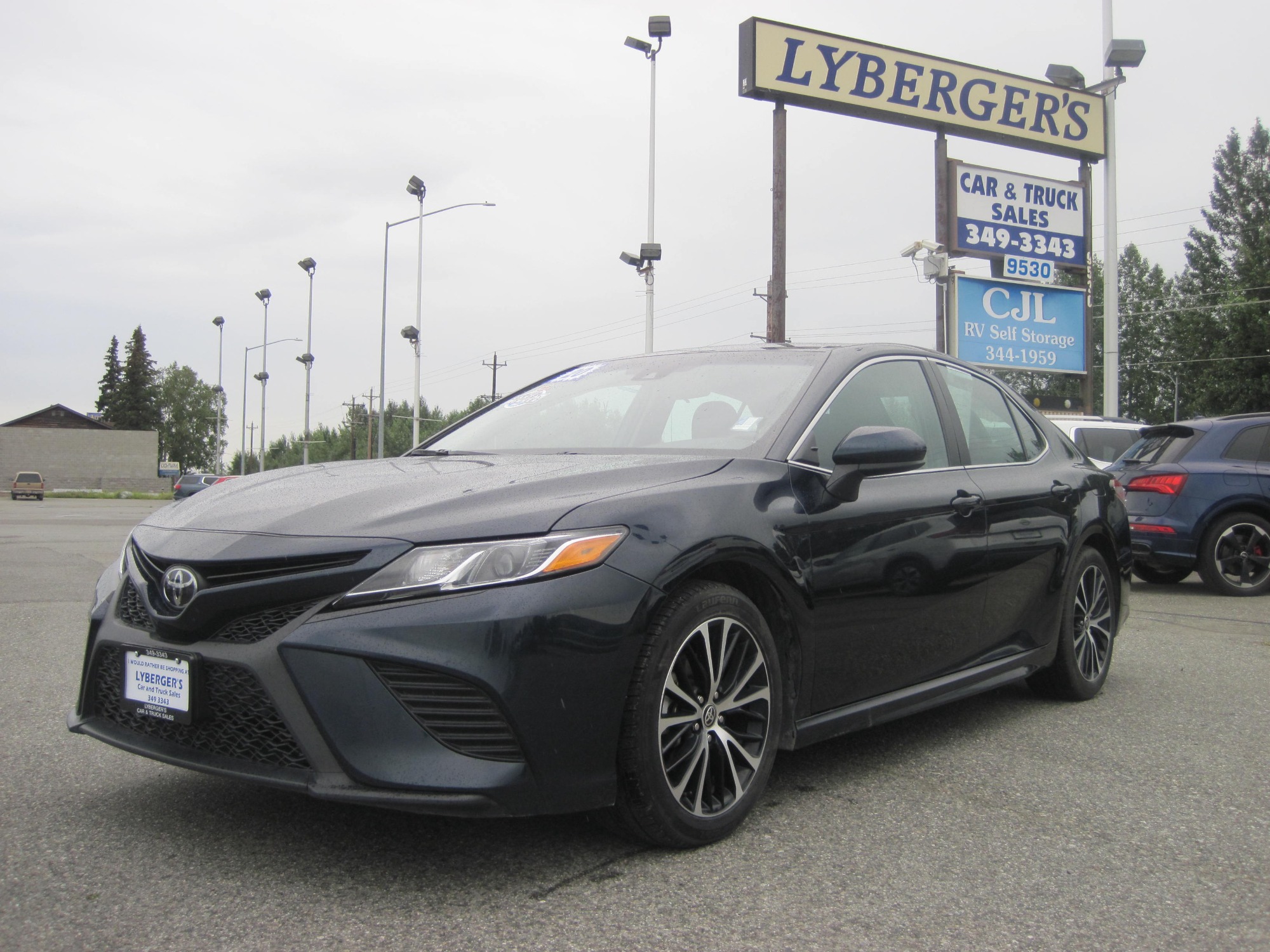 photo of 2020 Toyota Camry SE