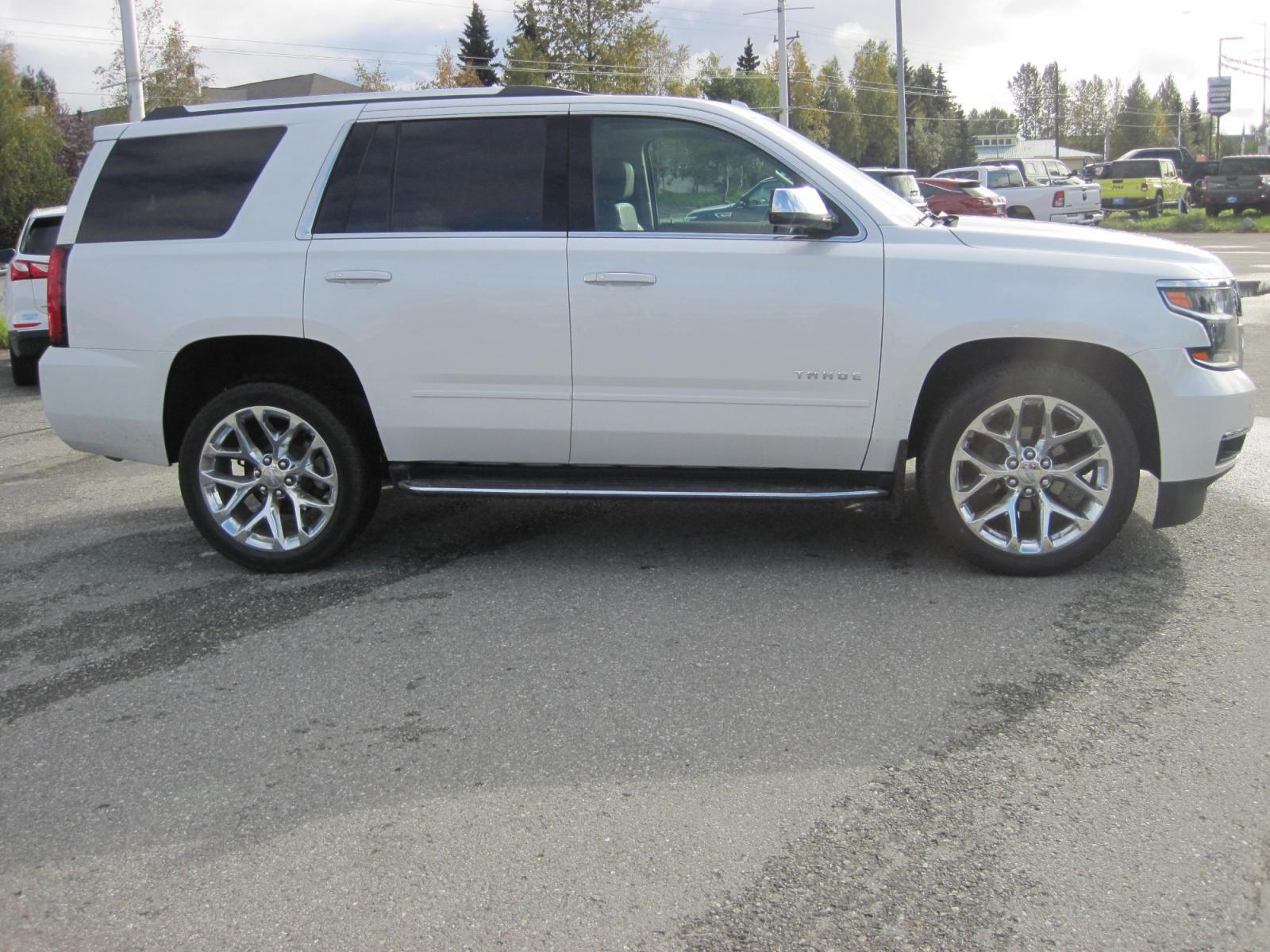 2020 white /Tan Chevrolet Tahoe Premier 4WD (1GNSKCKC5LR) with an 5.3L V8 OHV 16V engine, 6A transmission, located at 9530 Old Seward Highway, Anchorage, AK, 99515, (907) 349-3343, 61.134140, -149.865570 - Nice Chevrolet Tahoe Premier, sunroof, 4 captain chairs, heads up display come take a test drive. - Photo #3