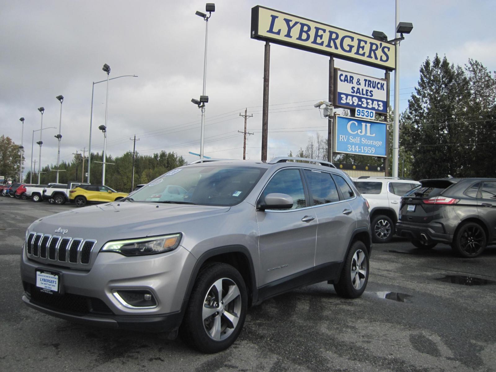 2020 silver /black Jeep Cherokee Limited 4WD (1C4PJMDX8LD) with an 3.2L V6 DOHC 24V engine, 9A transmission, located at 9530 Old Seward Highway, Anchorage, AK, 99515, (907) 349-3343, 61.134140, -149.865570 - Nice Jeep Cherokee Limited 4WD come take a test drive - Photo #1