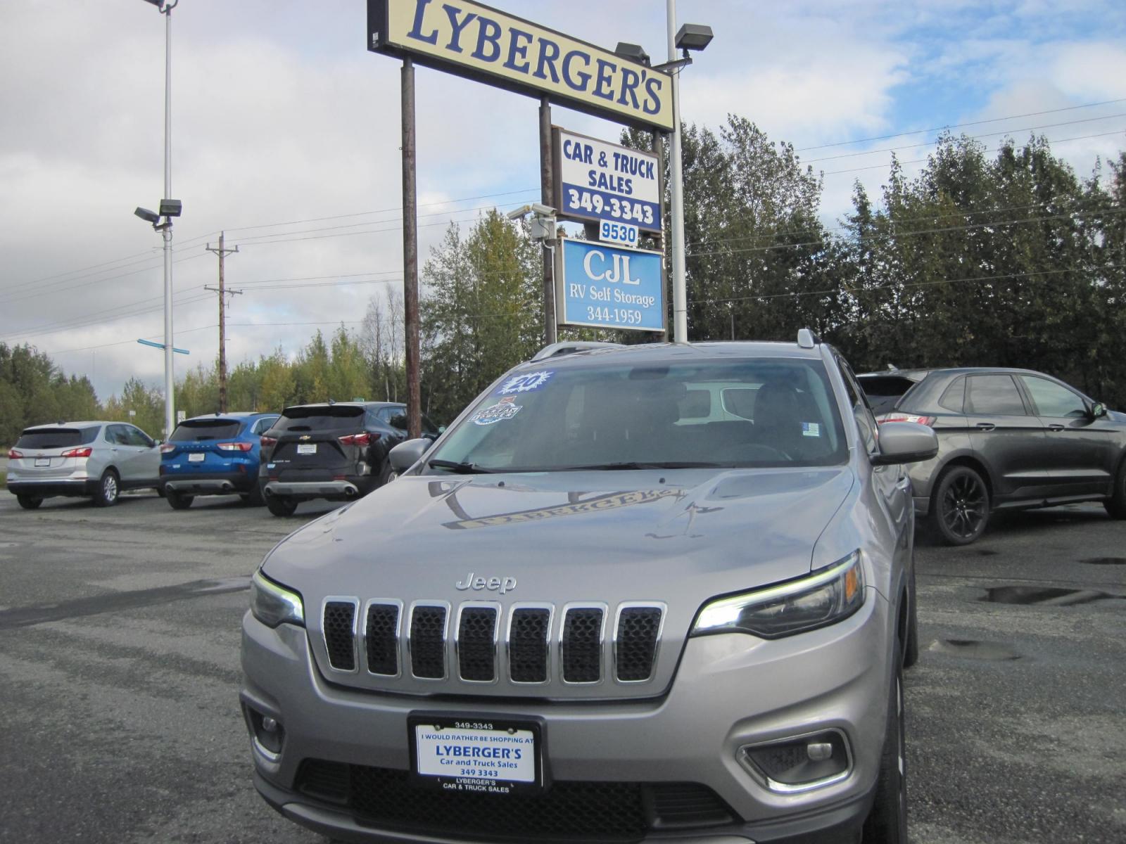 2020 silver /black Jeep Cherokee Limited 4WD (1C4PJMDX8LD) with an 3.2L V6 DOHC 24V engine, 9A transmission, located at 9530 Old Seward Highway, Anchorage, AK, 99515, (907) 349-3343, 61.134140, -149.865570 - Nice Jeep Cherokee Limited 4WD come take a test drive - Photo #2