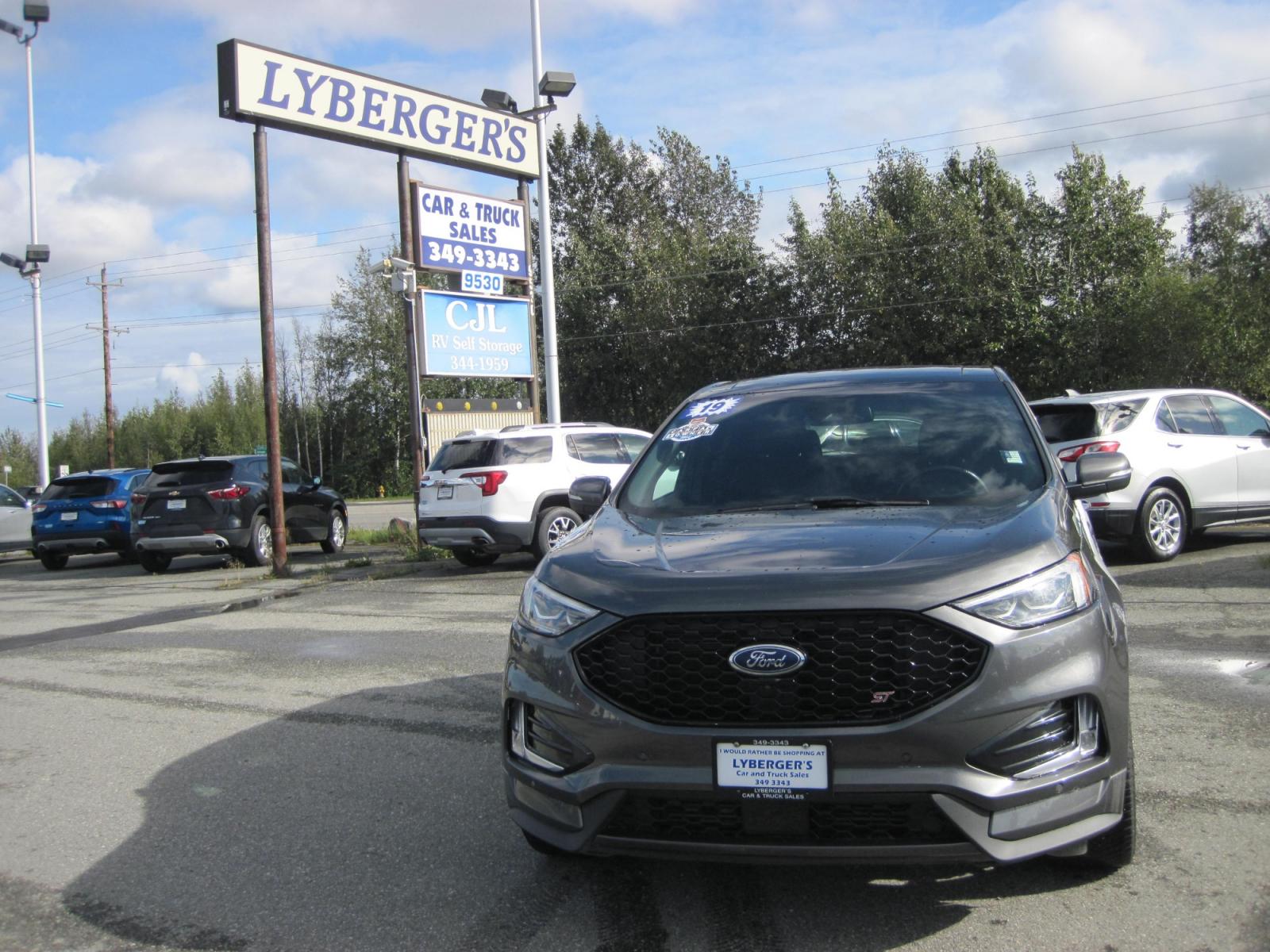 2019 gray /black Ford Edge Sport AWD (2FMPK4AP0KB) with an 2.7L V6 DOCH 24V engine, 6A transmission, located at 9530 Old Seward Highway, Anchorage, AK, 99515, (907) 349-3343, 61.134140, -149.865570 - Nice Ford Edge ST AWD come take a test drive - Photo #2