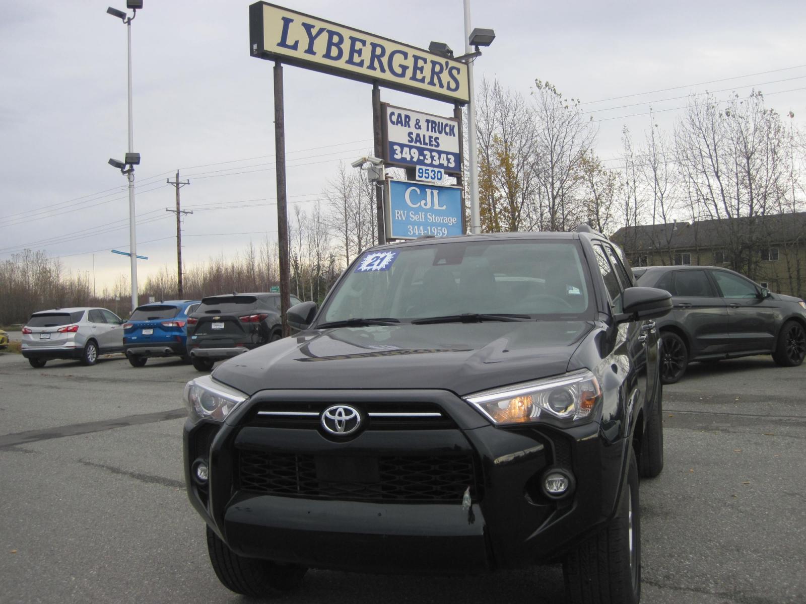 2021 black /black Toyota 4Runner SR5 4WD (JTEMU5JR0M5) with an 4.0L V6 DOHC 24V engine, 5A transmission, located at 9530 Old Seward Highway, Anchorage, AK, 99515, (907) 349-3343, 61.134140, -149.865570 - Nice Toyota 4 Runner SR5 4wd with third row and tow package come take a test drive - Photo #2